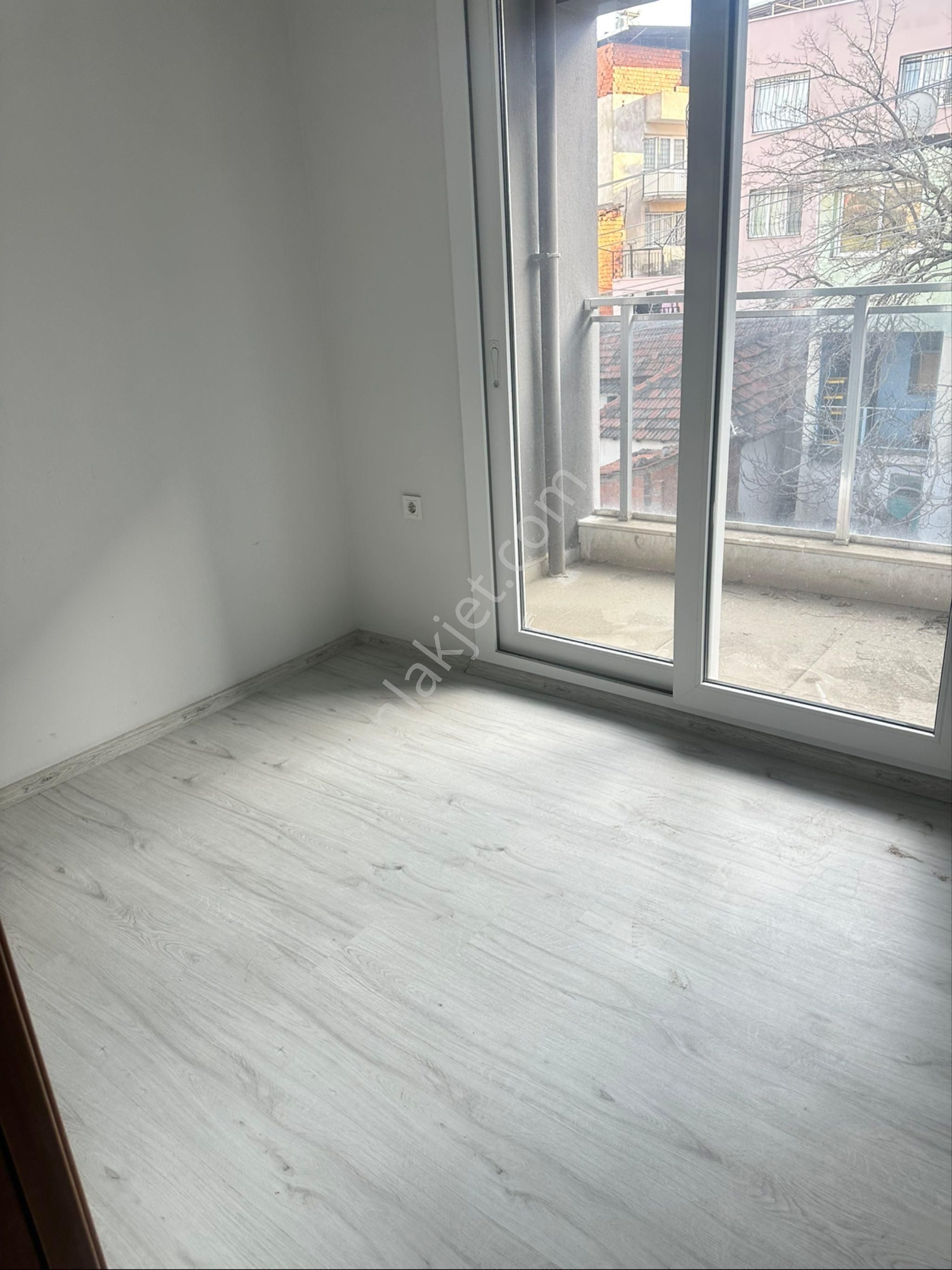 Bayraklı Refik Şevket Mah Kapalı Mutfak 2+1 Kiralık Daire - Görsel 12