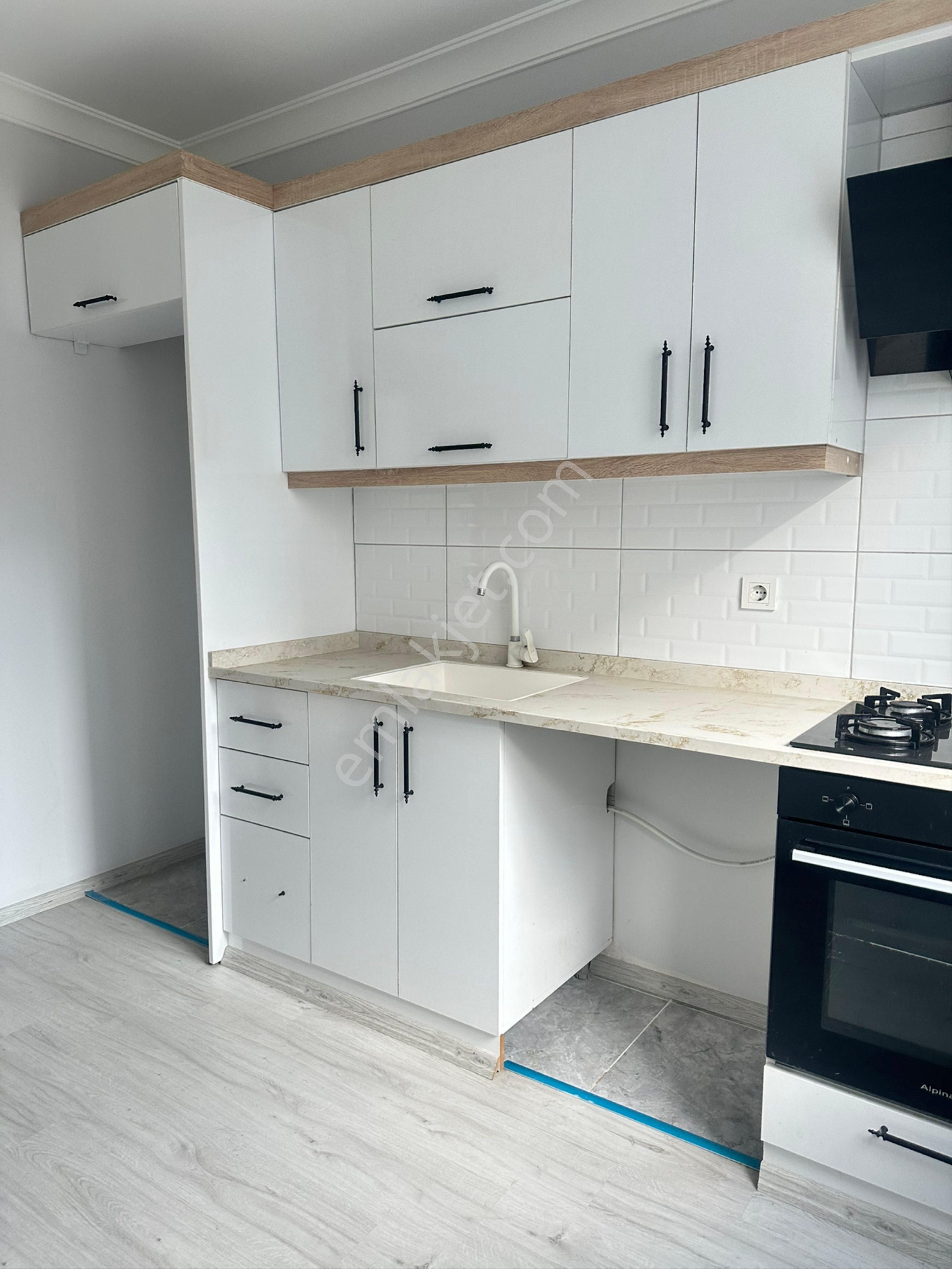 Bayraklı Refik Şevket Mah Kapalı Mutfak 2+1 Kiralık Daire - Görsel 5