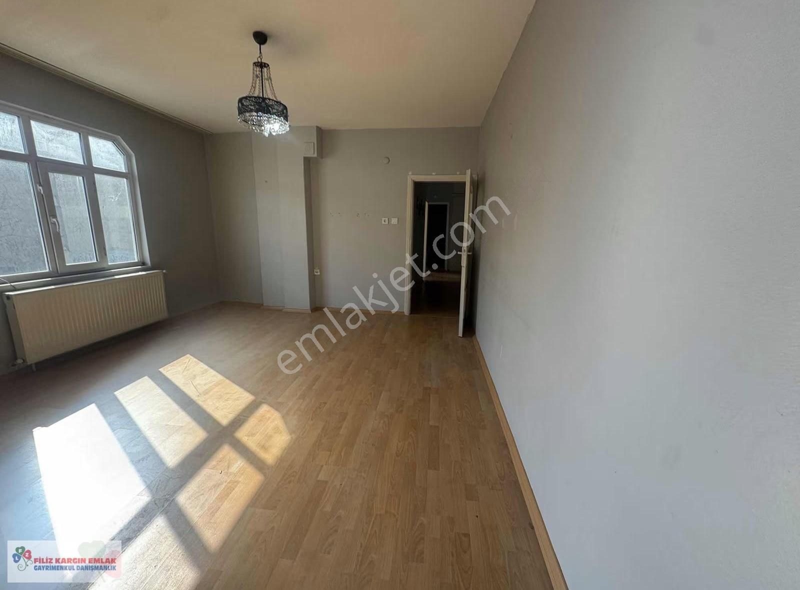 Filiz Emlaktan Bağcılar Tabyada 1+1 80m2 Kiralık Daire