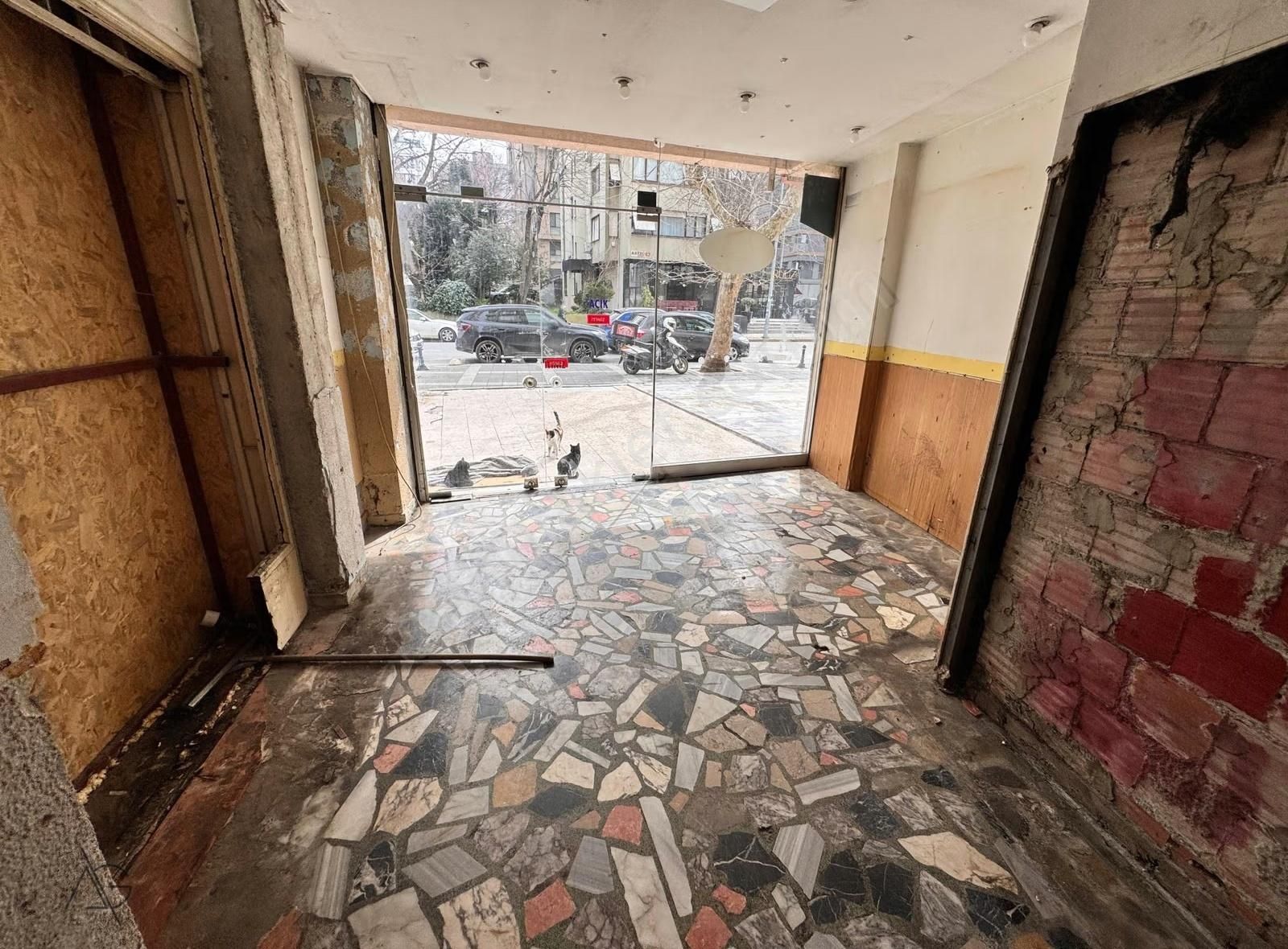 Atölyeden Fener Kalamış Caddesi Üzerinde 32m2 Wcli Dükkan - Görsel 3