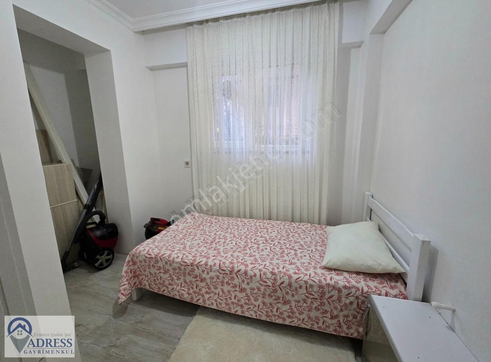 Tepe Üsütünde İçi Komple Yenilenmiş 2+1 Daire Çok Güzel Konumda - Görsel 15