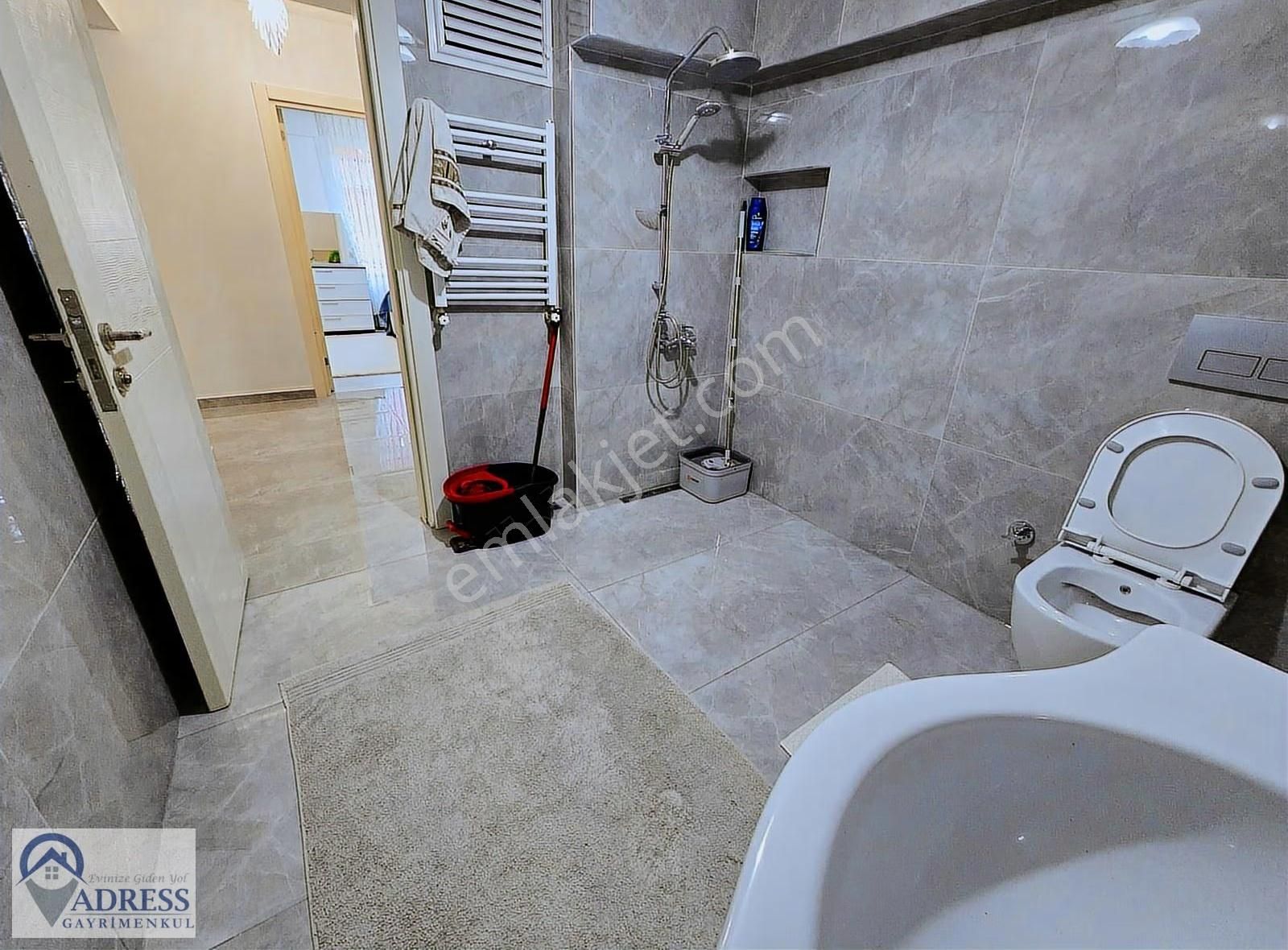 Tepe Üsütünde İçi Komple Yenilenmiş 2+1 Daire Çok Güzel Konumda - Görsel 26