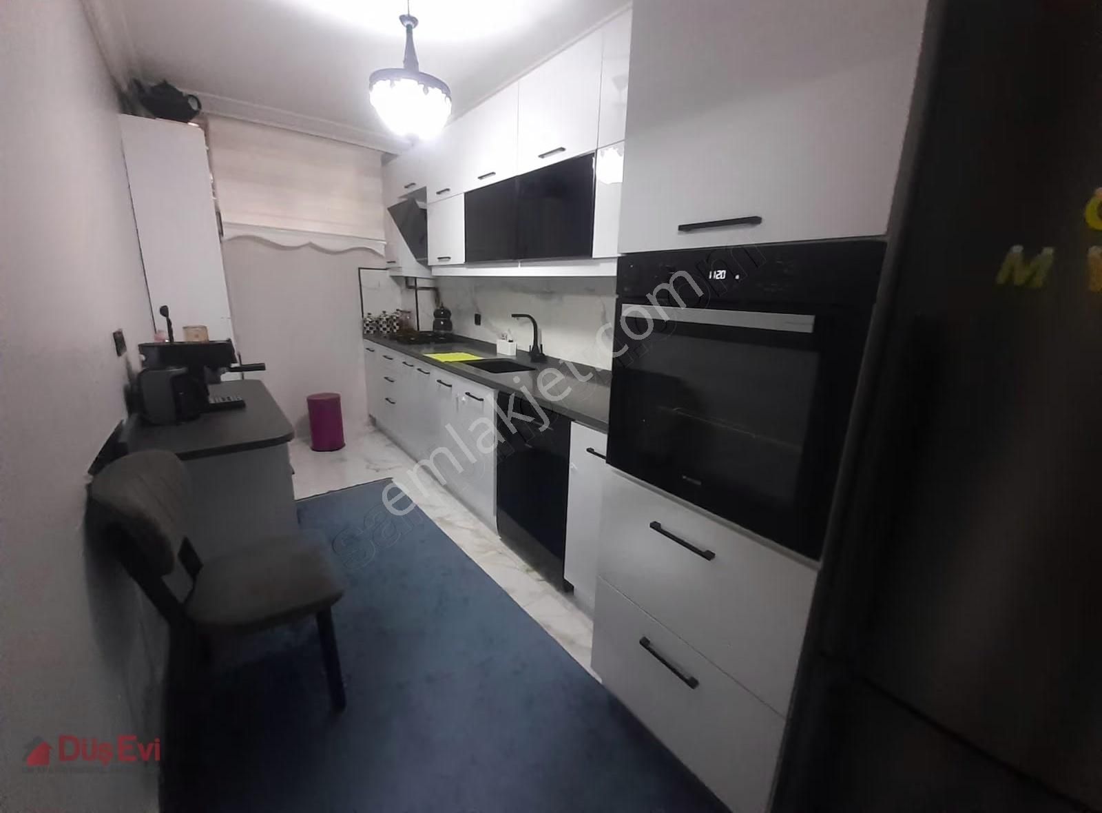 Acill Bağcılar Yenigün Mah. 2+1 Ful Tadilatlı Bodrum Kat Daire