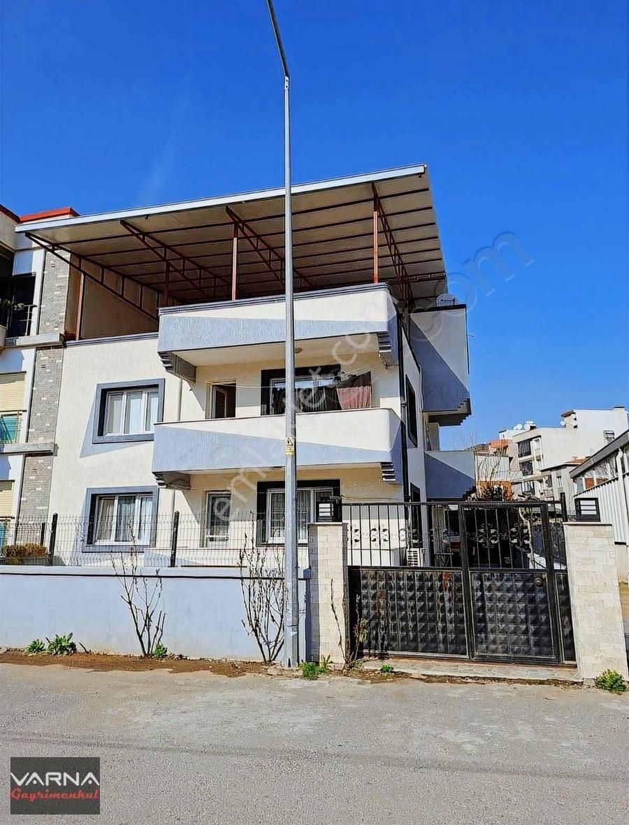 Menderes Cüneytbey Mahallesi Satılık 0,80 Emsal 360 M2 Arsa
