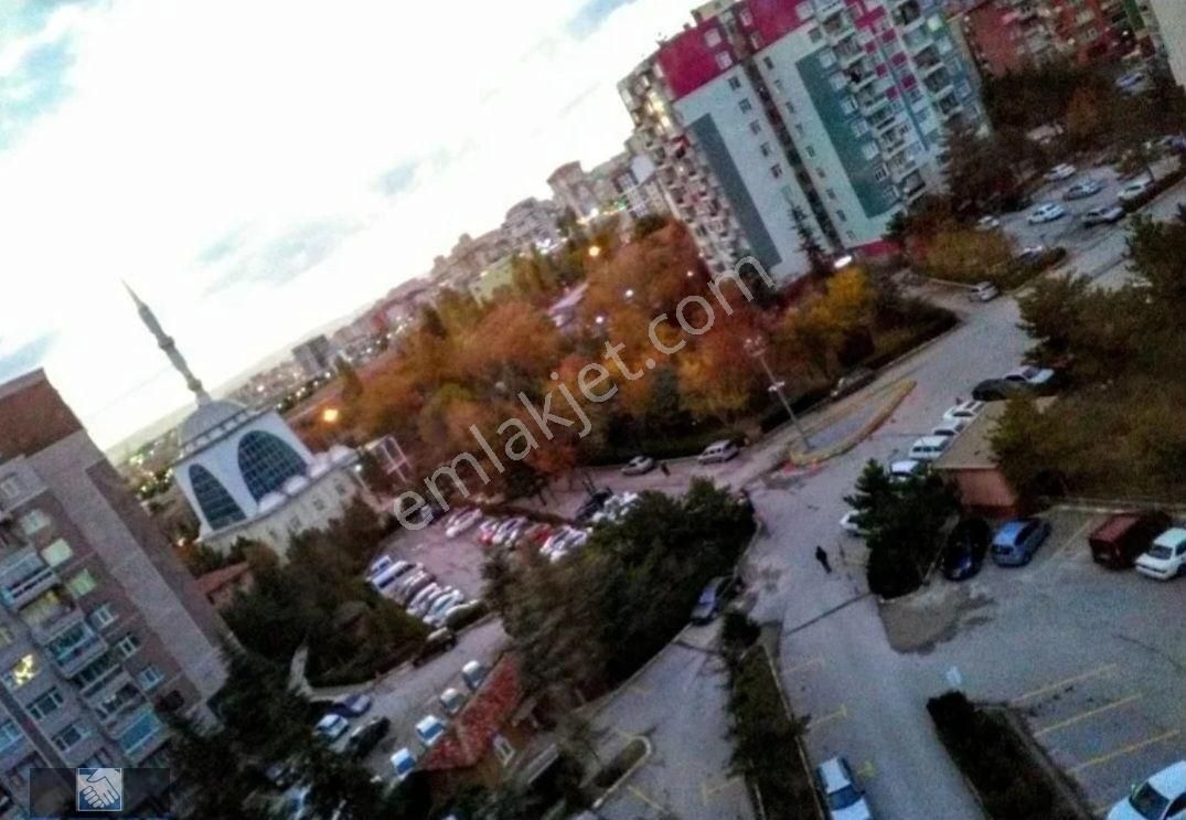 Yenimahalle'de Metro Yanı Öz Elif Sitesinde Satılık 3+1 Daire - Görsel 25