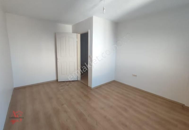 Uzundere Toki Konutlarında Kiralık 2+1 Ara Kat - Görsel 12