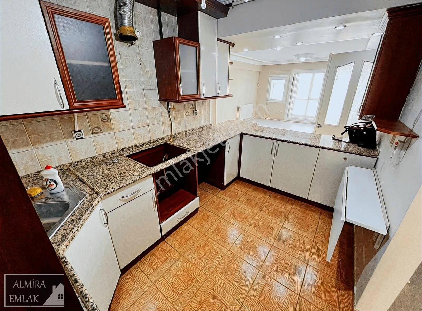 Üçyol Metro Yakını Asansörlü 3+1 Doğalgazlı Arakat Kiralık Daire