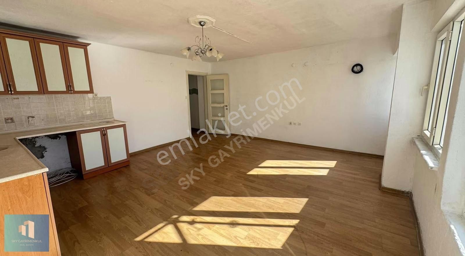 Marmaris Merkezde Denize Yakın Kiralık 2+1 Daire - Görsel 3