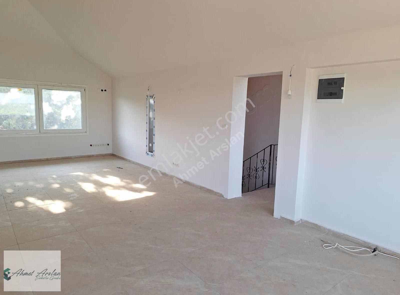 Urlada Doğa İçinde Geniş Yaşam Alanlı 6+1 Havuzlu Lüks Villa - Görsel 15