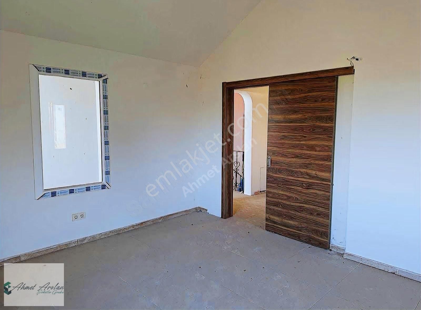 Urlada Doğa İçinde Geniş Yaşam Alanlı 6+1 Havuzlu Lüks Villa - Görsel 19