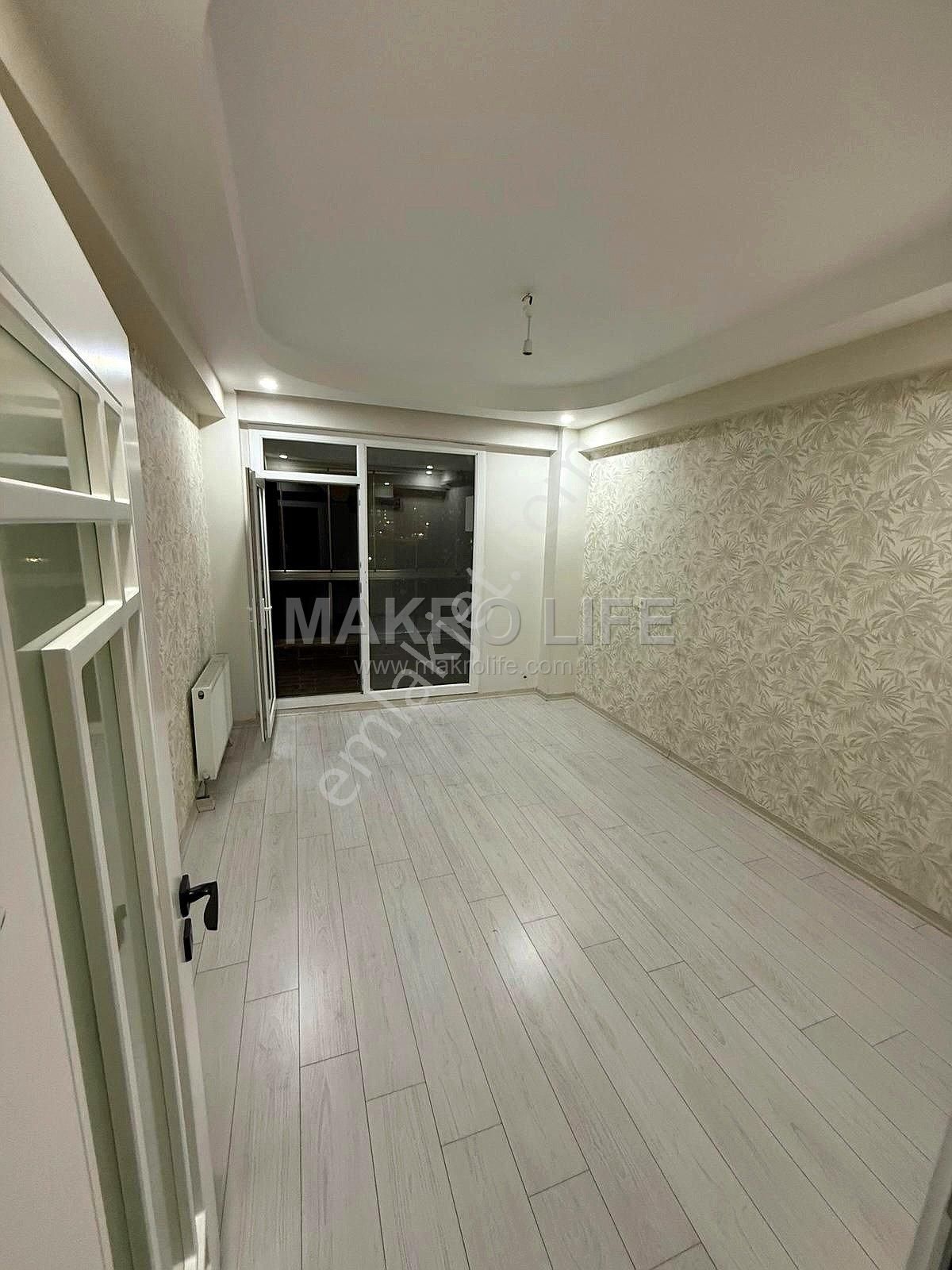 Bağcılar Aram Tigran Bulvarında 3+1 Bakımlı Kiralık Daire - Görsel 3