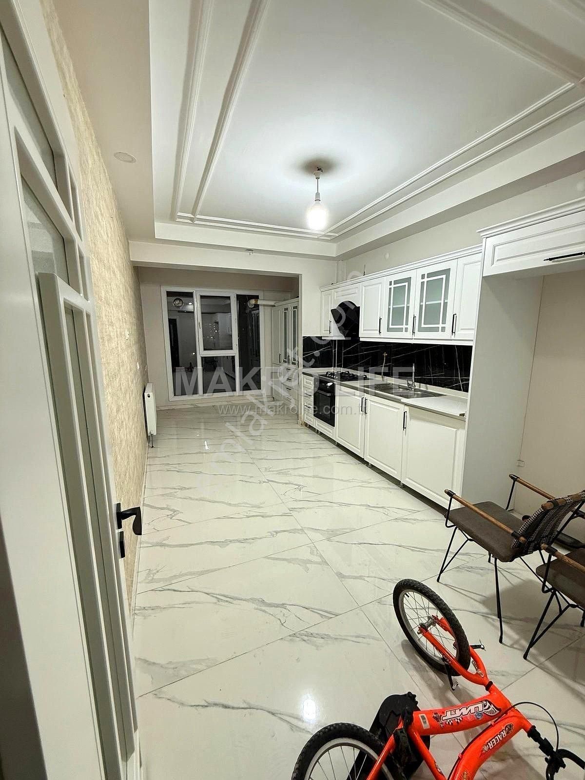 Bağcılar Aram Tigran Bulvarında 3+1 Bakımlı Kiralık Daire