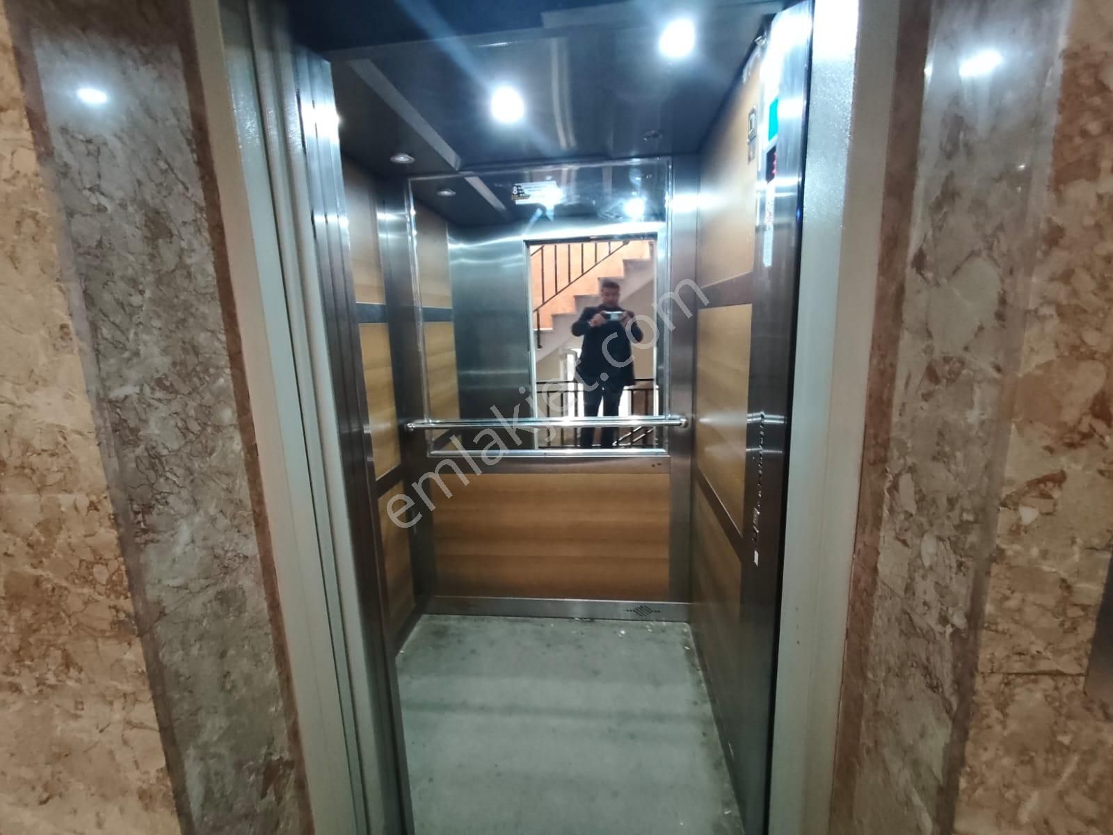 Yılmaz Gayrimenkulden Asansörlü Ara Kat Cadde Üzeri Kacırılmayacak 3+1 Fırsat Dairesi - Görsel 3