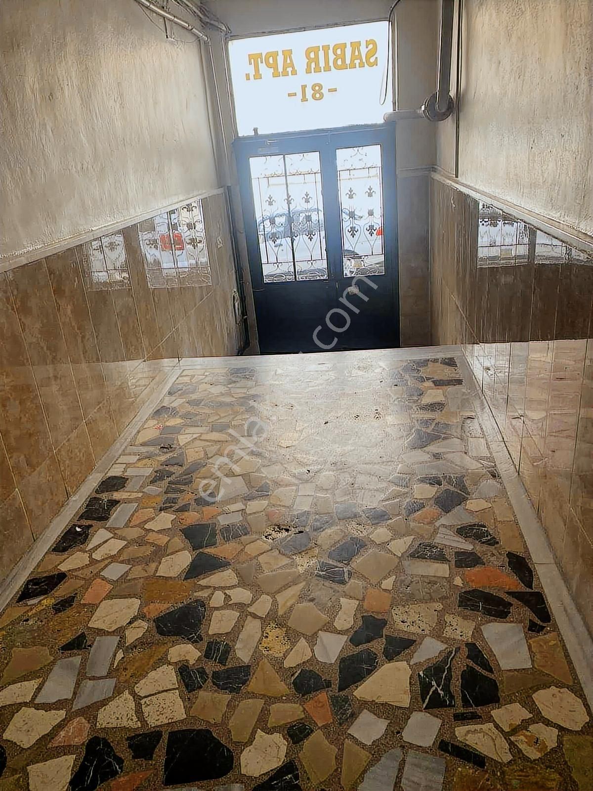 Fatih Derviş Ali Mahallesi'nde Emsalsiz Satılık Ara Katı Daire - Görsel 12