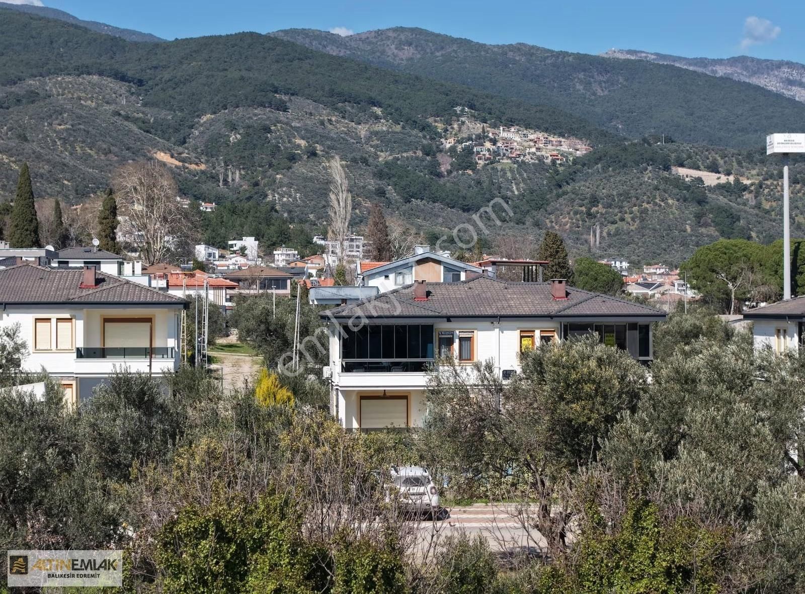 Güre Yürüyüş Yolu Üzerinde Havuzlu Site Özel Tasarımlı 3+1 - Görsel 9