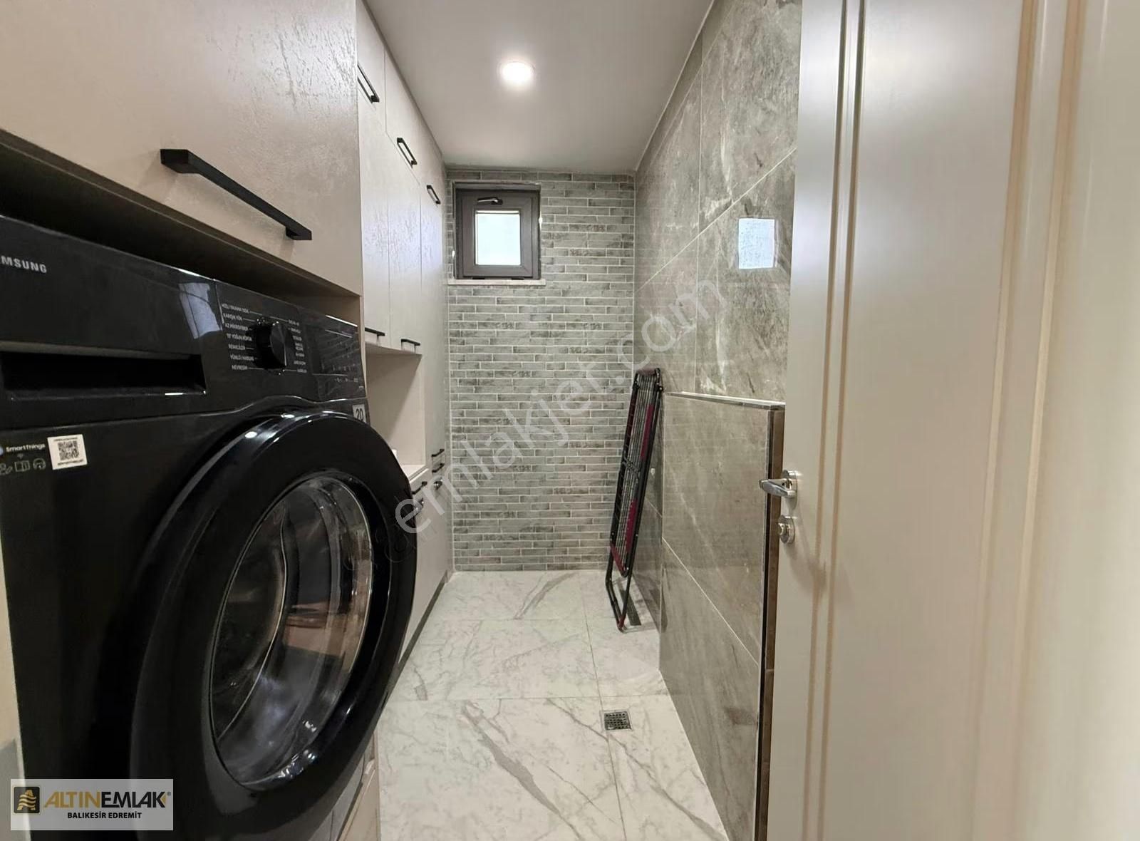 Denize Sıfır Havuzlu Sitede Tam Müstakil Lüks 4+1 Villa - Görsel 4