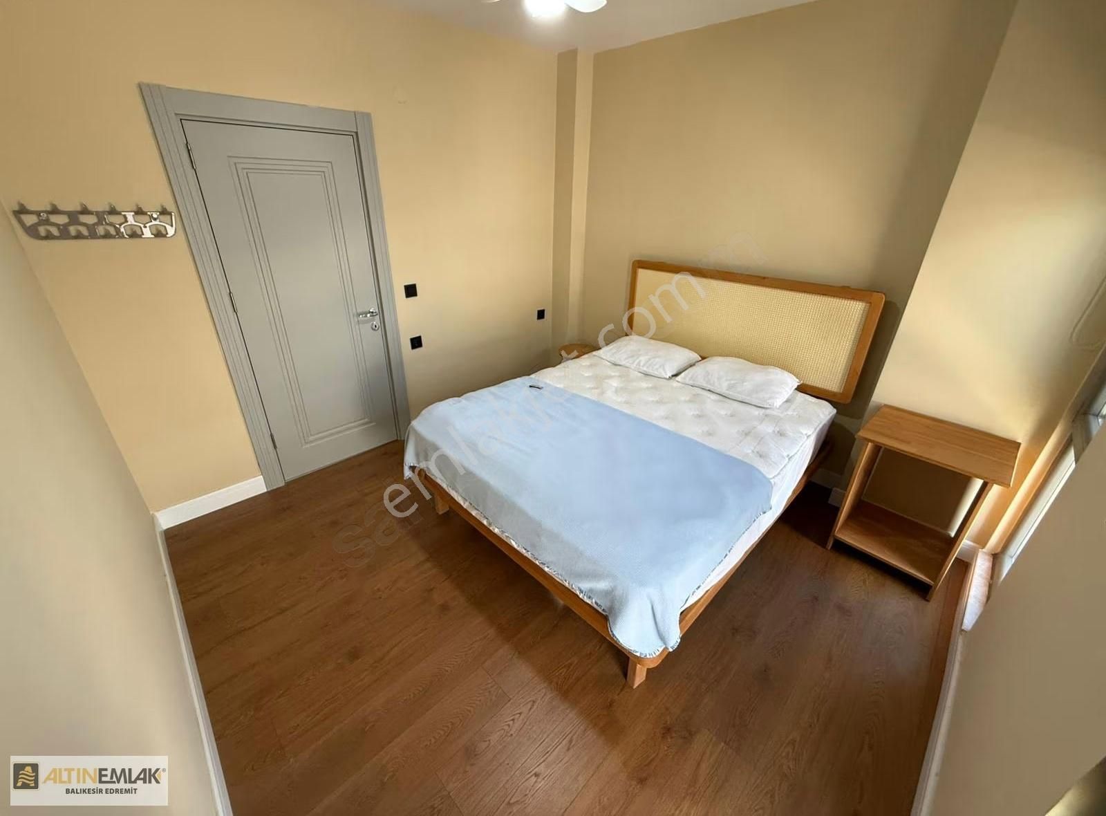 Denize Sıfır Havuzlu Sitede Tam Müstakil Lüks 4+1 Villa - Görsel 18