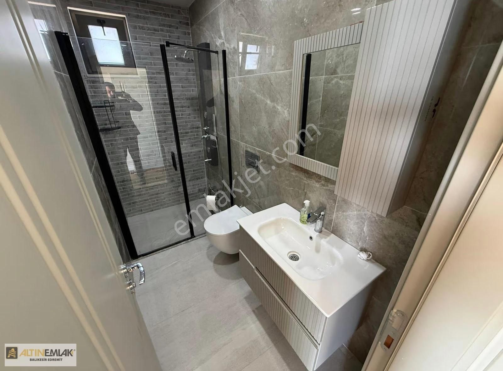 Denize Sıfır Havuzlu Sitede Tam Müstakil Lüks 4+1 Villa - Görsel 21