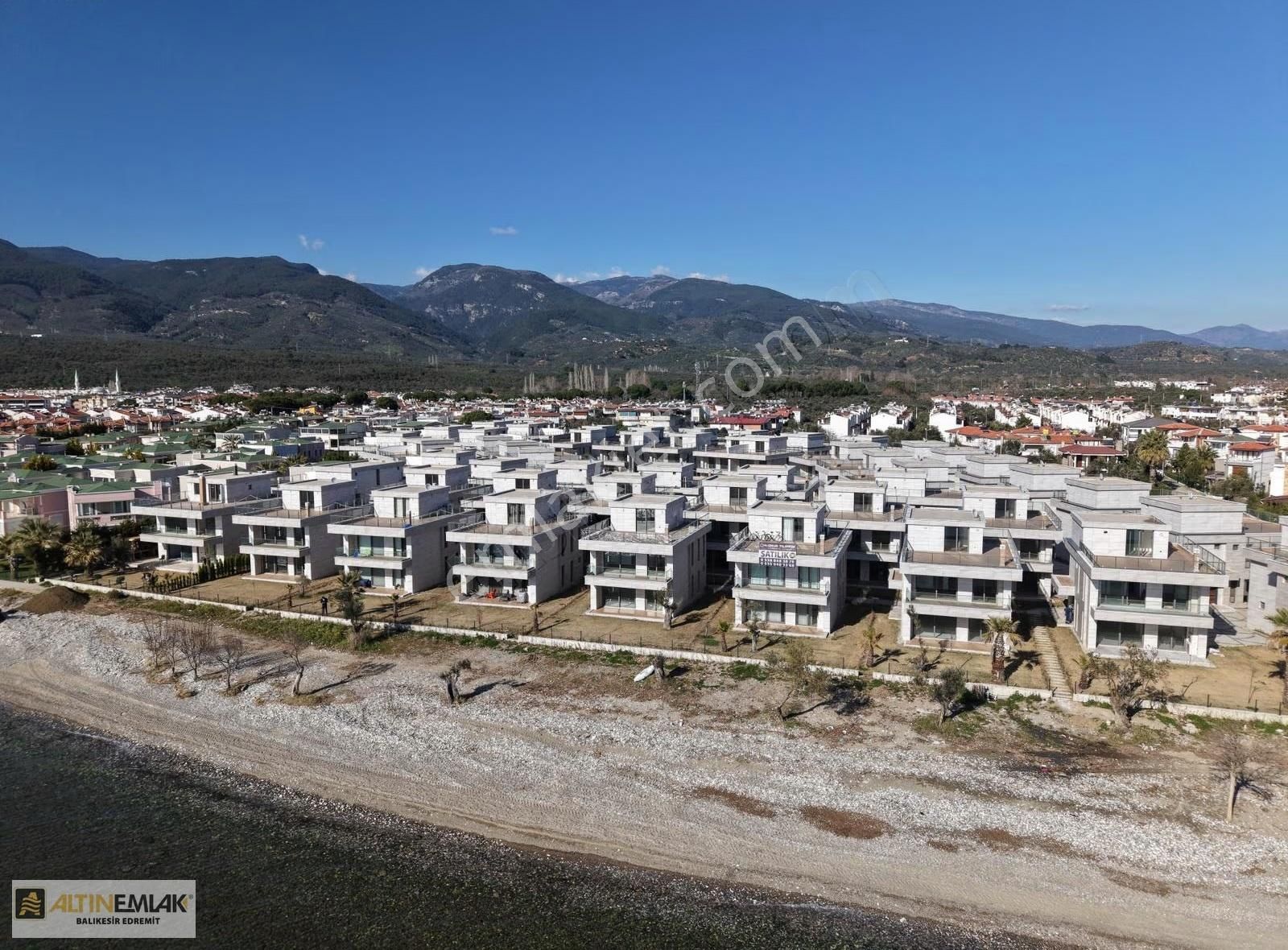 Denize Sıfır Havuzlu Sitede Tam Müstakil Lüks 4+1 Villa - Görsel 31