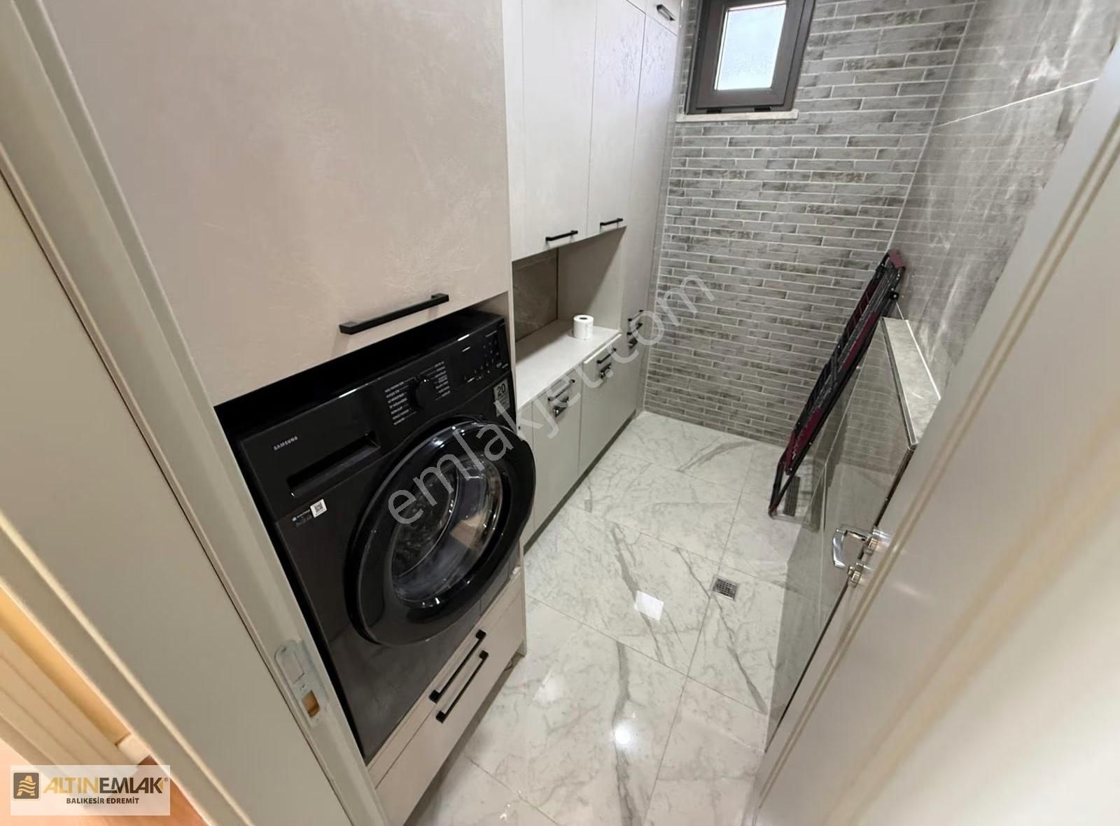 Denize Sıfır Havuzlu Sitede Tam Müstakil Lüks 4+1 Villa - Görsel 33