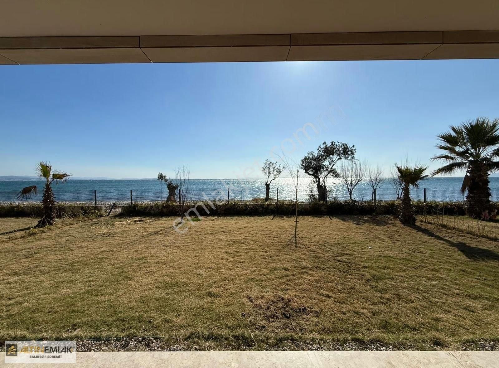 Denize Sıfır Havuzlu Sitede Tam Müstakil Lüks 4+1 Villa - Görsel 15