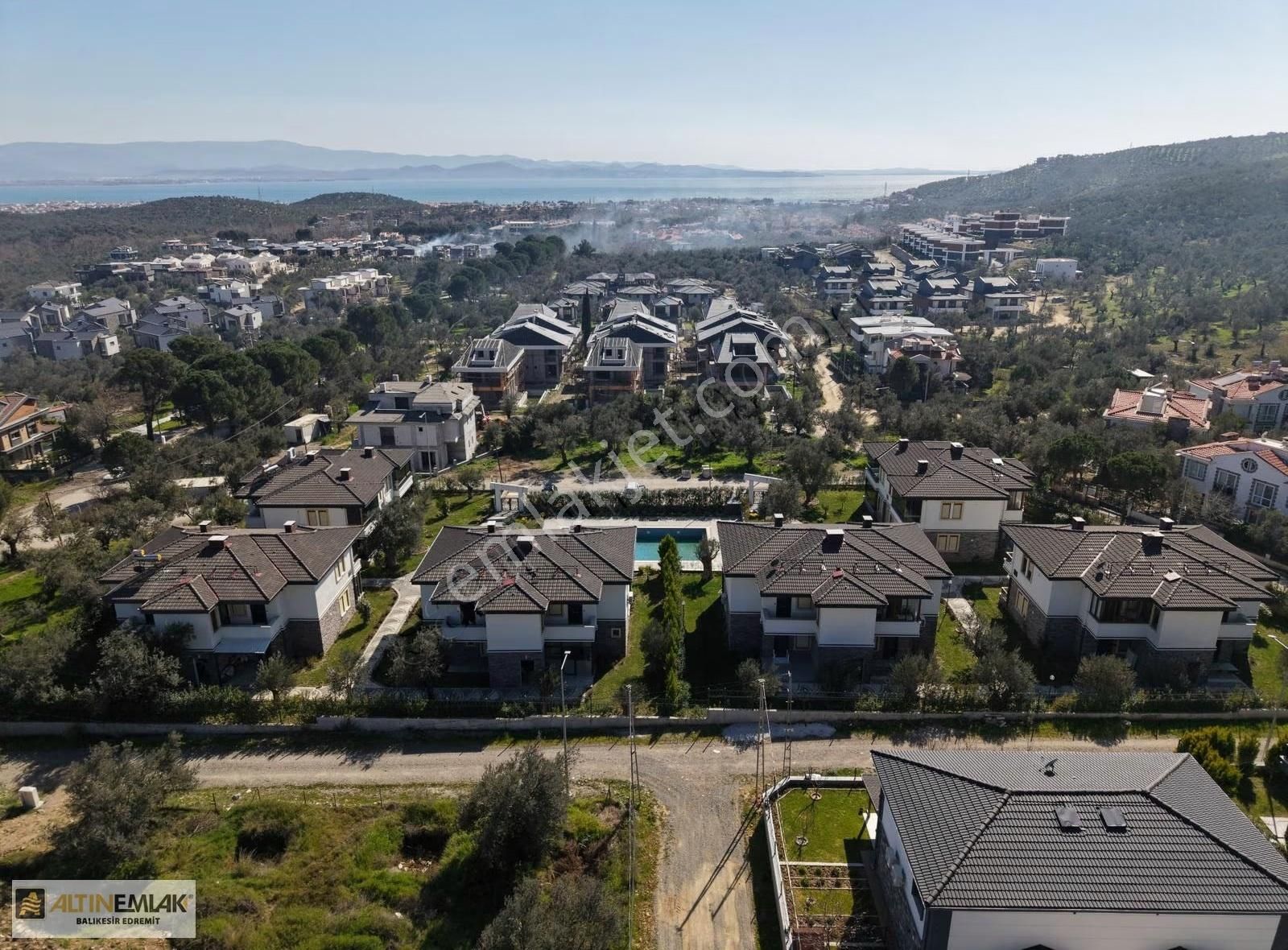 Güre Yürüyüş Yolunda Havuzlu Sitede Deniz Manzaralı Lüks 2+1 - Görsel 10