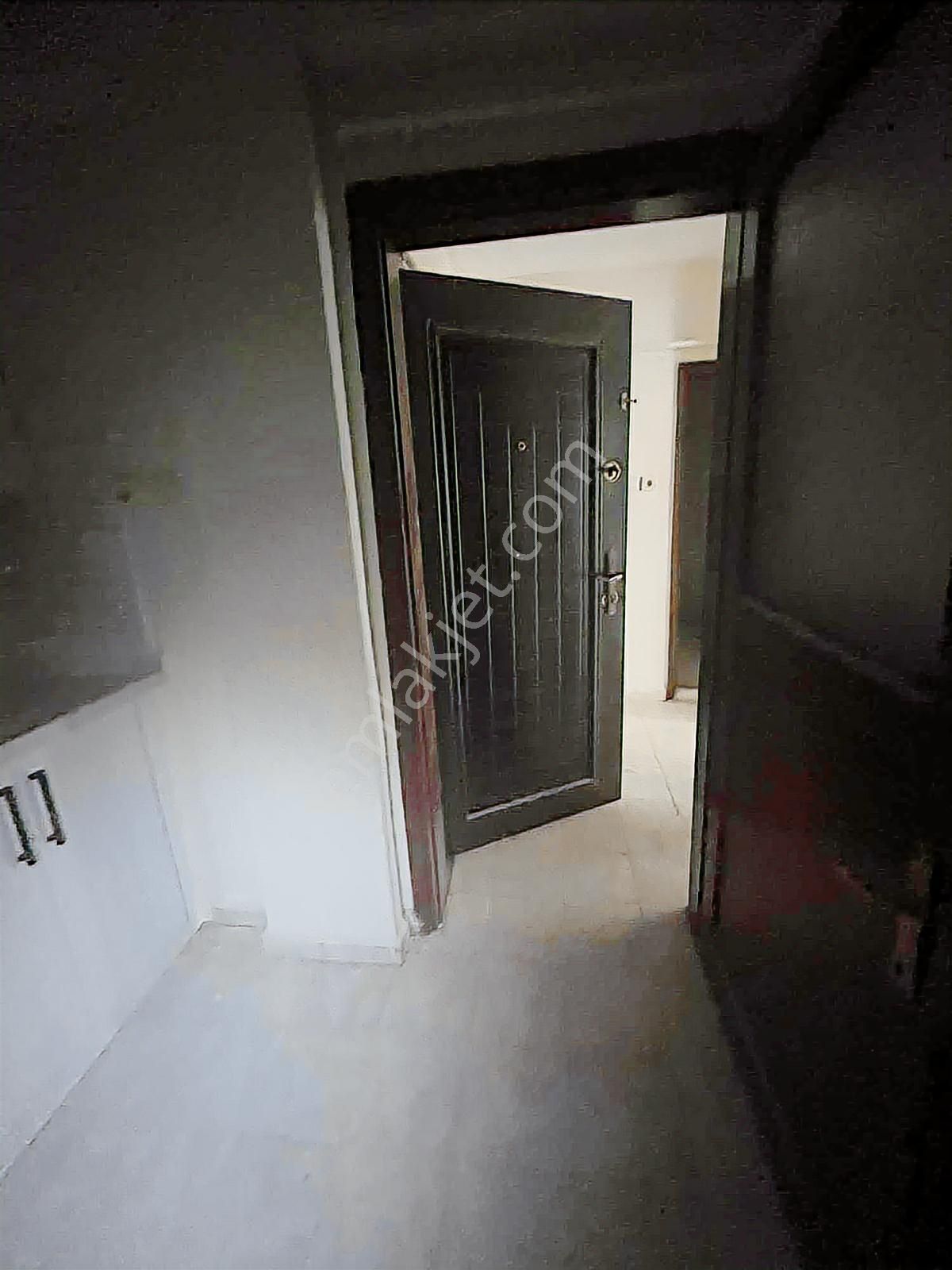 Merkezi Konumda Kiralık 2 + 1 Ara Katlı Daire - Görsel 13