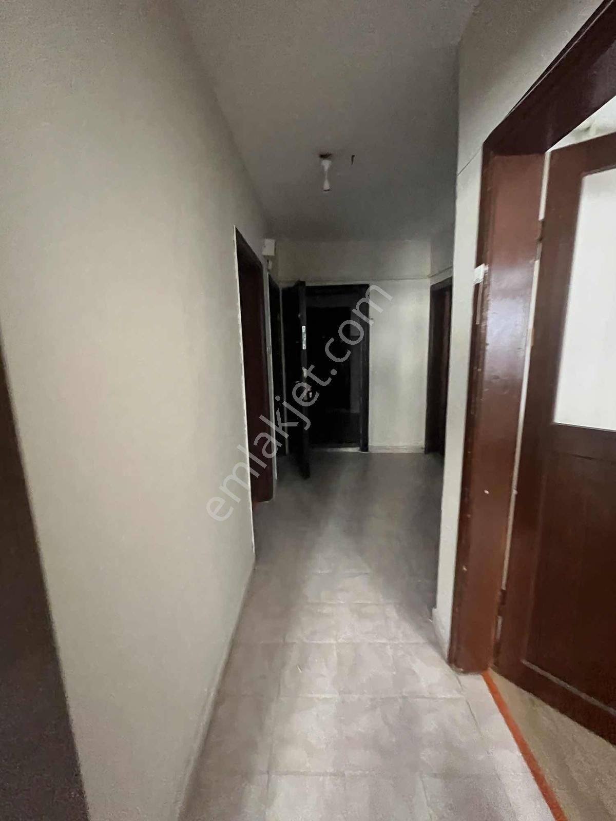 Merkezi Konumda Kiralık 2 + 1 Ara Katlı Daire - Görsel 10