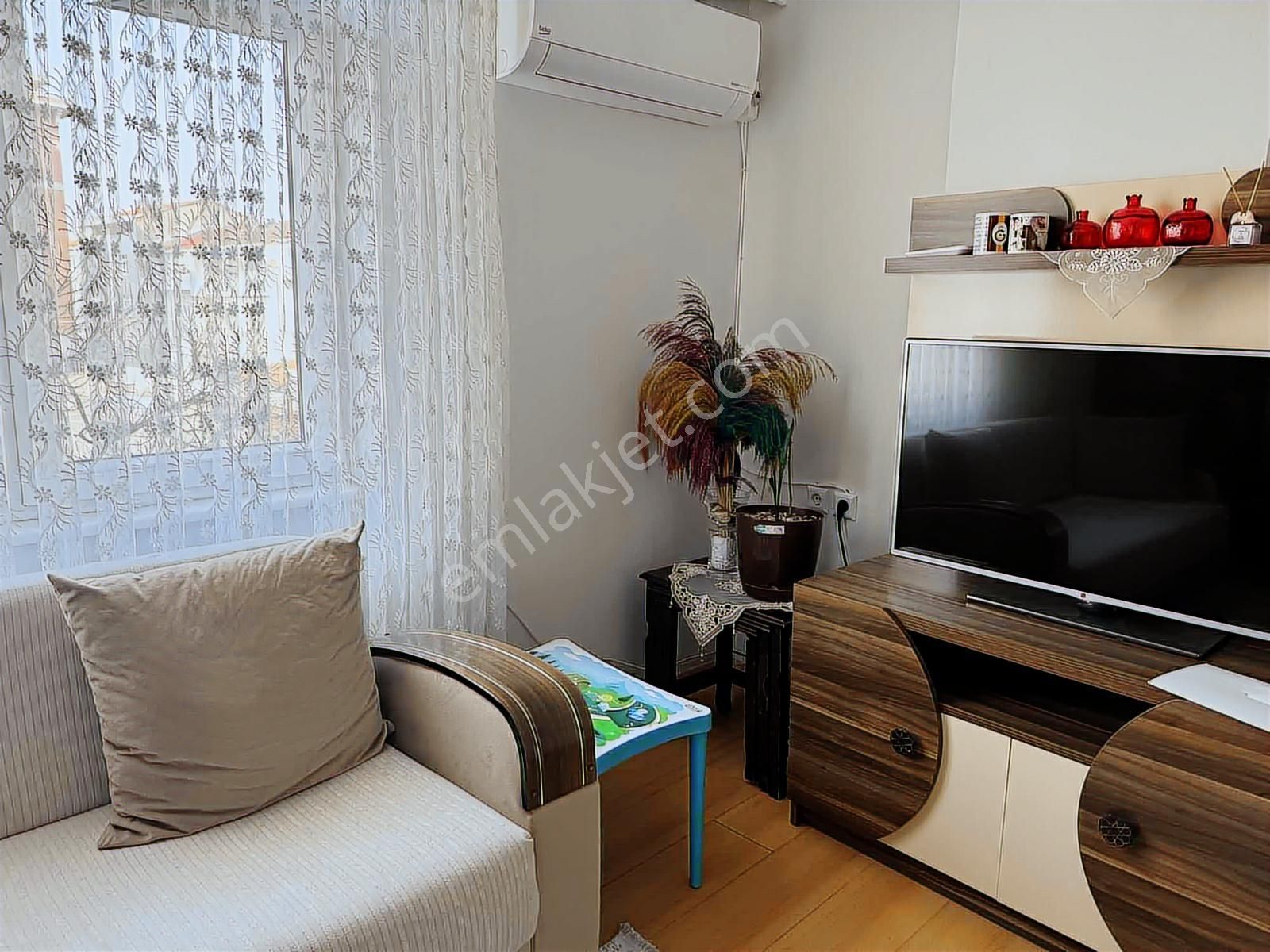 Merkezi Konumda Satılık Ara Katı 2 + 1 Daire - Görsel 12