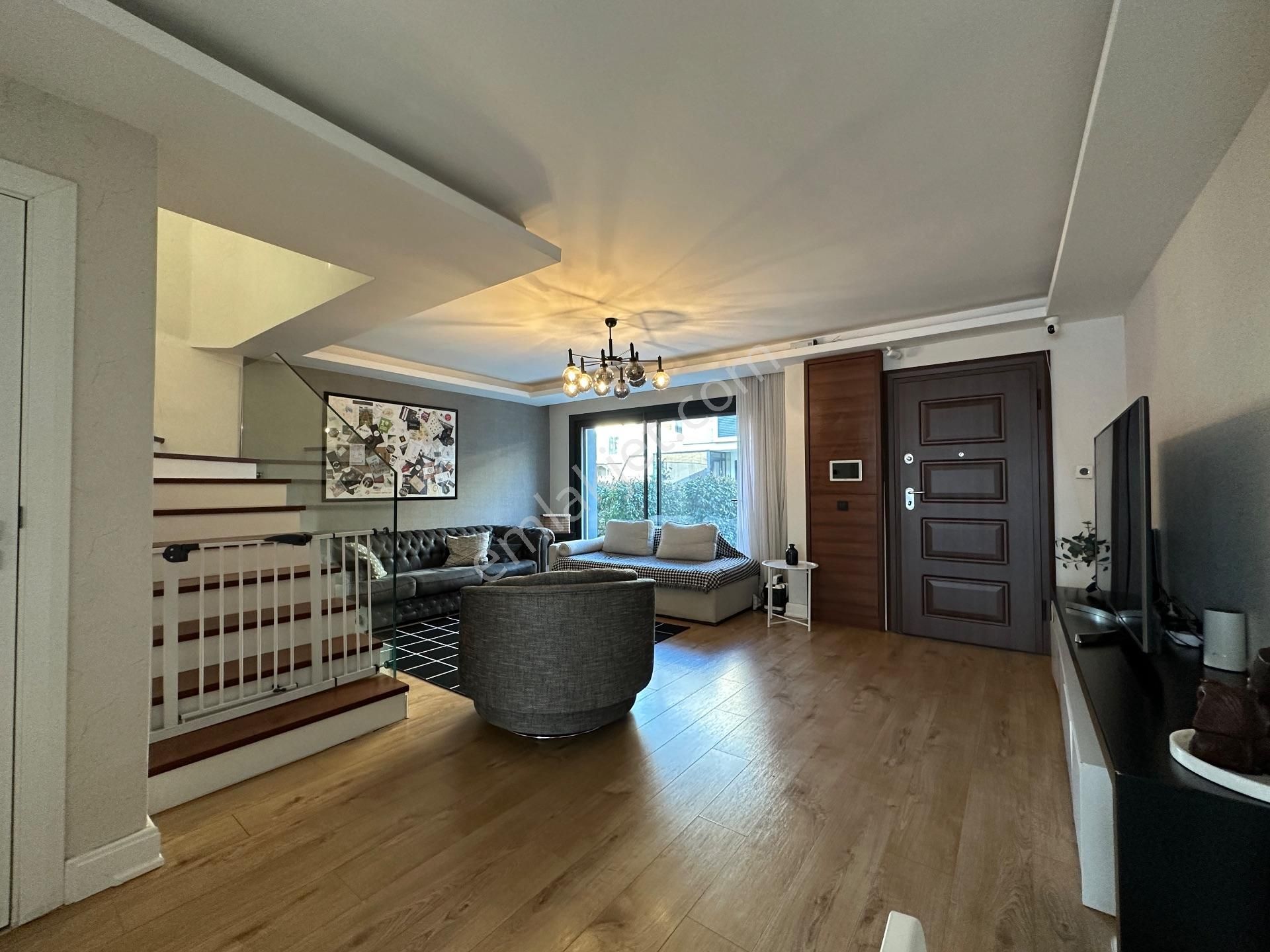 Gaziemir Sarnıç Kahverengi Villalarında Satılık 4+1 Villa - Görsel 13