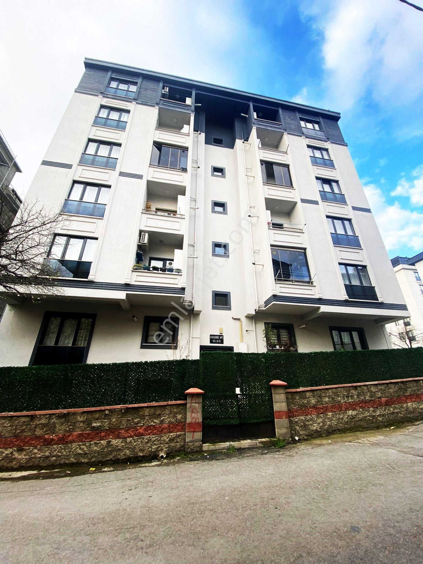 Mertcan Dan Adnan Kahveci Metroya Yürüme Balkonlu 3+1 Fırsat Kiralık