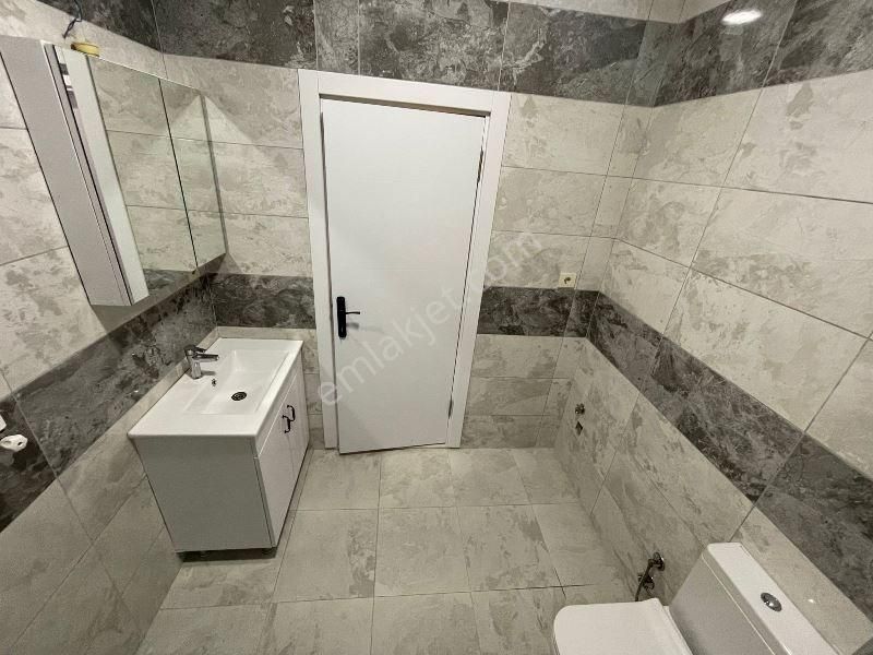 Mertcan Dan Adnan Kahveci Metroya Yürüme Balkonlu 3+1 Fırsat Kiralık - Görsel 19