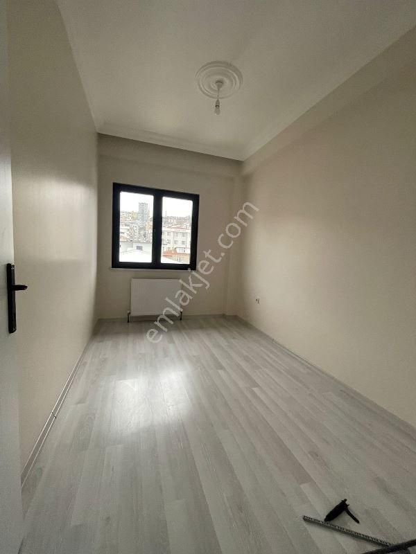 Mertcan Dan Adnan Kahveci Metroya Yürüme Balkonlu 3+1 Fırsat Kiralık - Görsel 9