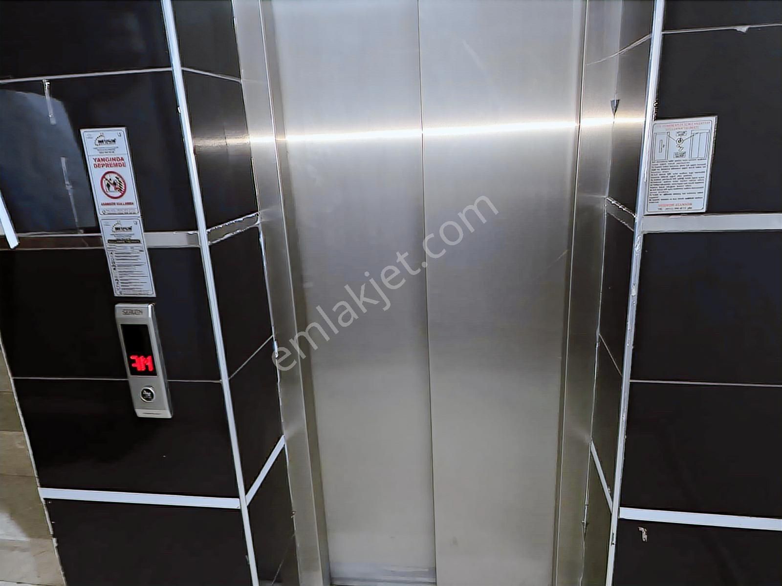 Şehir Hastanesi Yakını Yeni Bina Yapılı Ara Kat Asansörlü Kiralı - Görsel 5