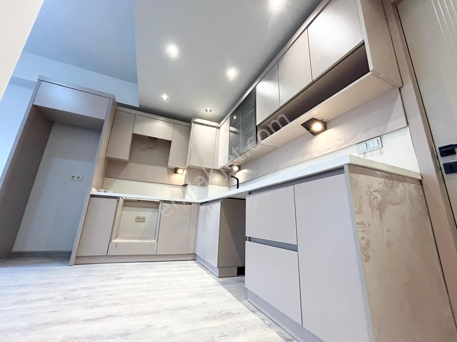 Yetkisi Yüksel'den Satılık Kadıköy'de Ultra Lux D.gazlı 2+1 Ters Dubleks - Görsel 14