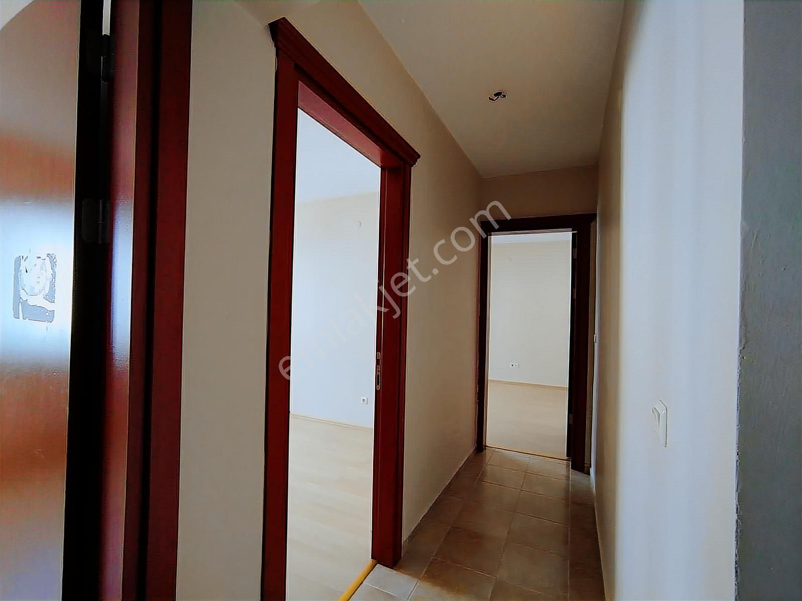 Remax Hür'den 3+1 Site İçi Kiralık Bakımlı Daire - Görsel 4