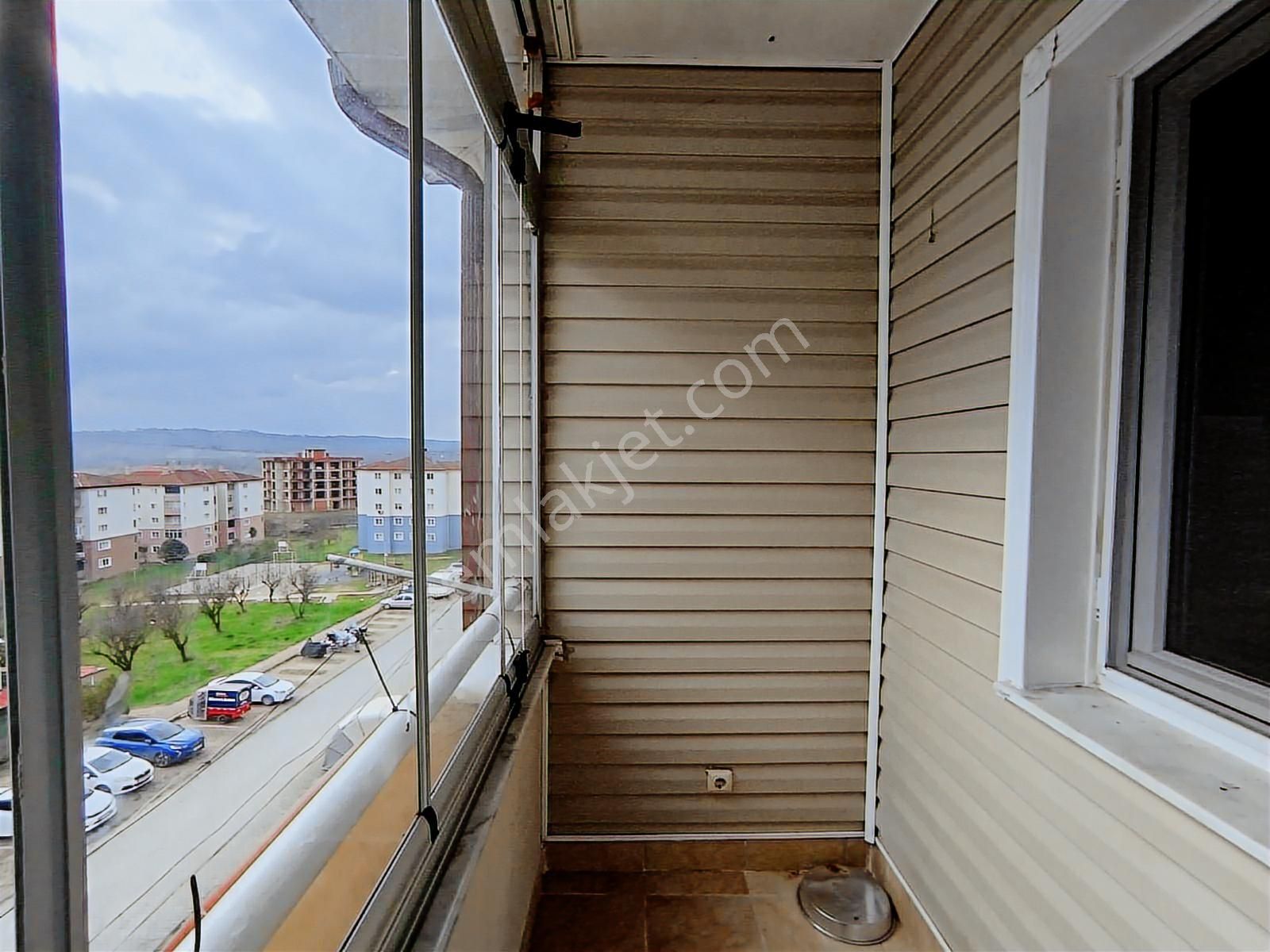 Remax Hür'den 3+1 Site İçi Kiralık Bakımlı Daire - Görsel 16