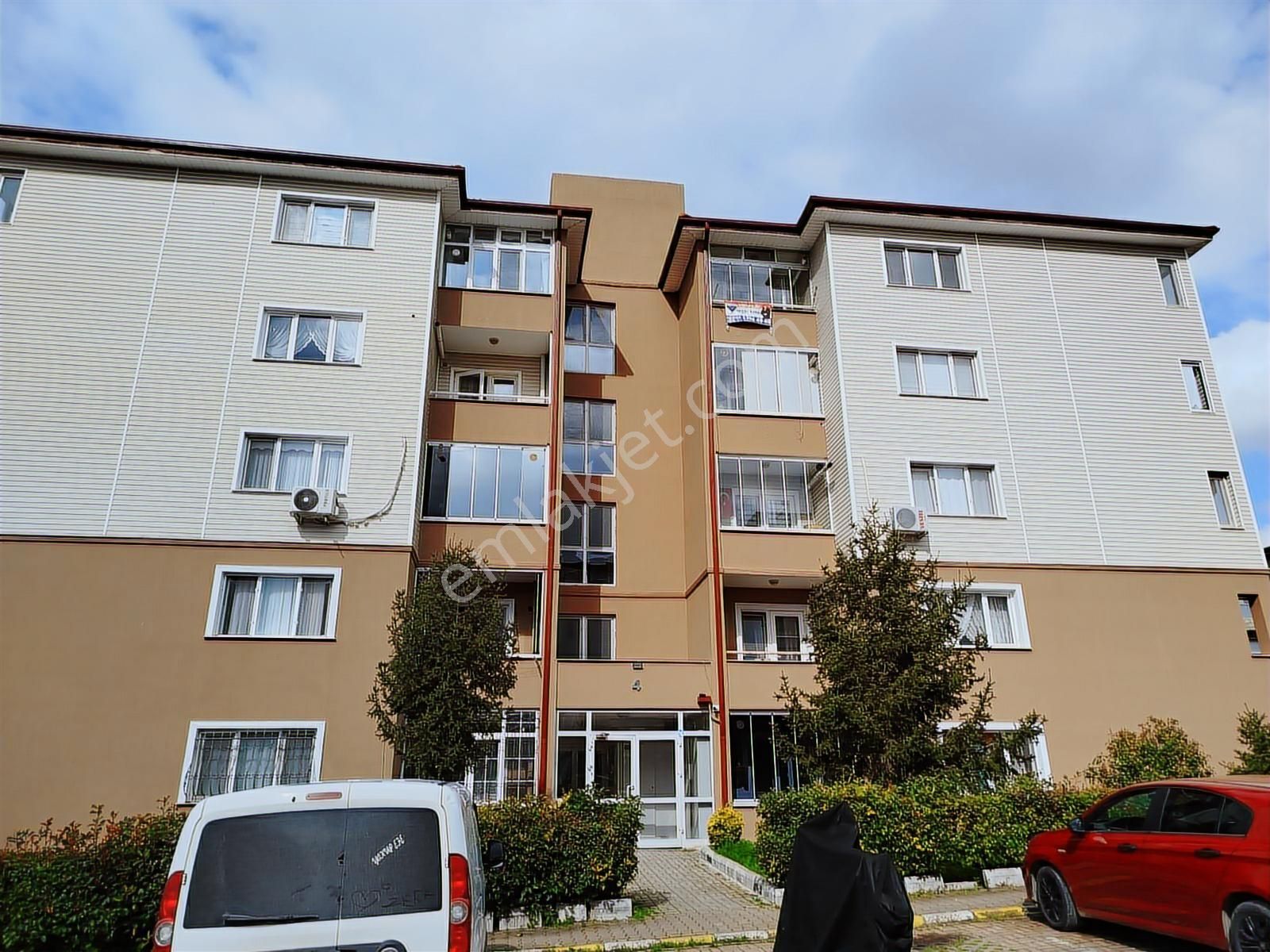 Remax Hür'den 3+1 Site İçi Kiralık Bakımlı Daire