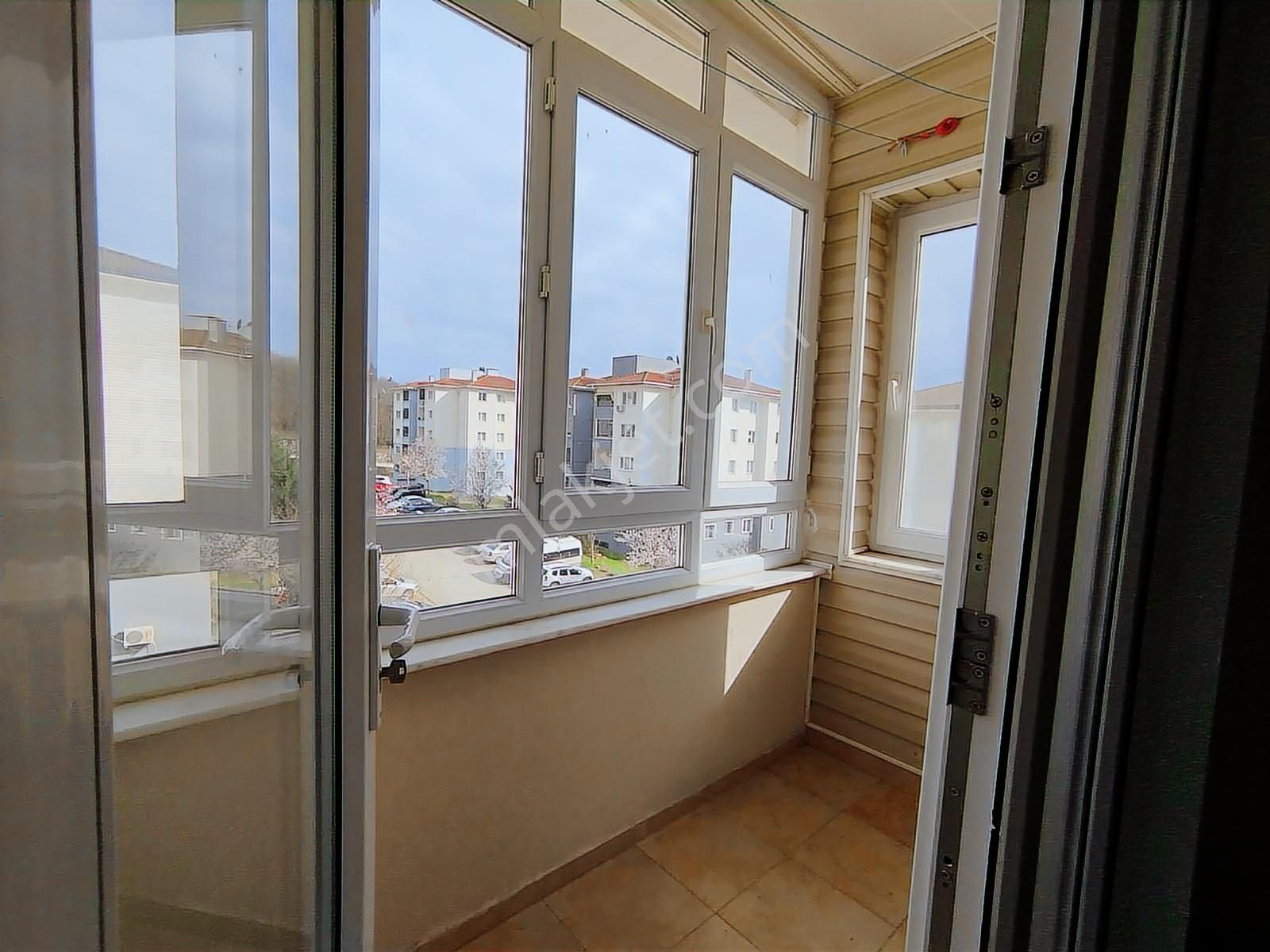 Remax Hür'den 3+1 Site İçi Kiralık Bakımlı Daire - Görsel 13