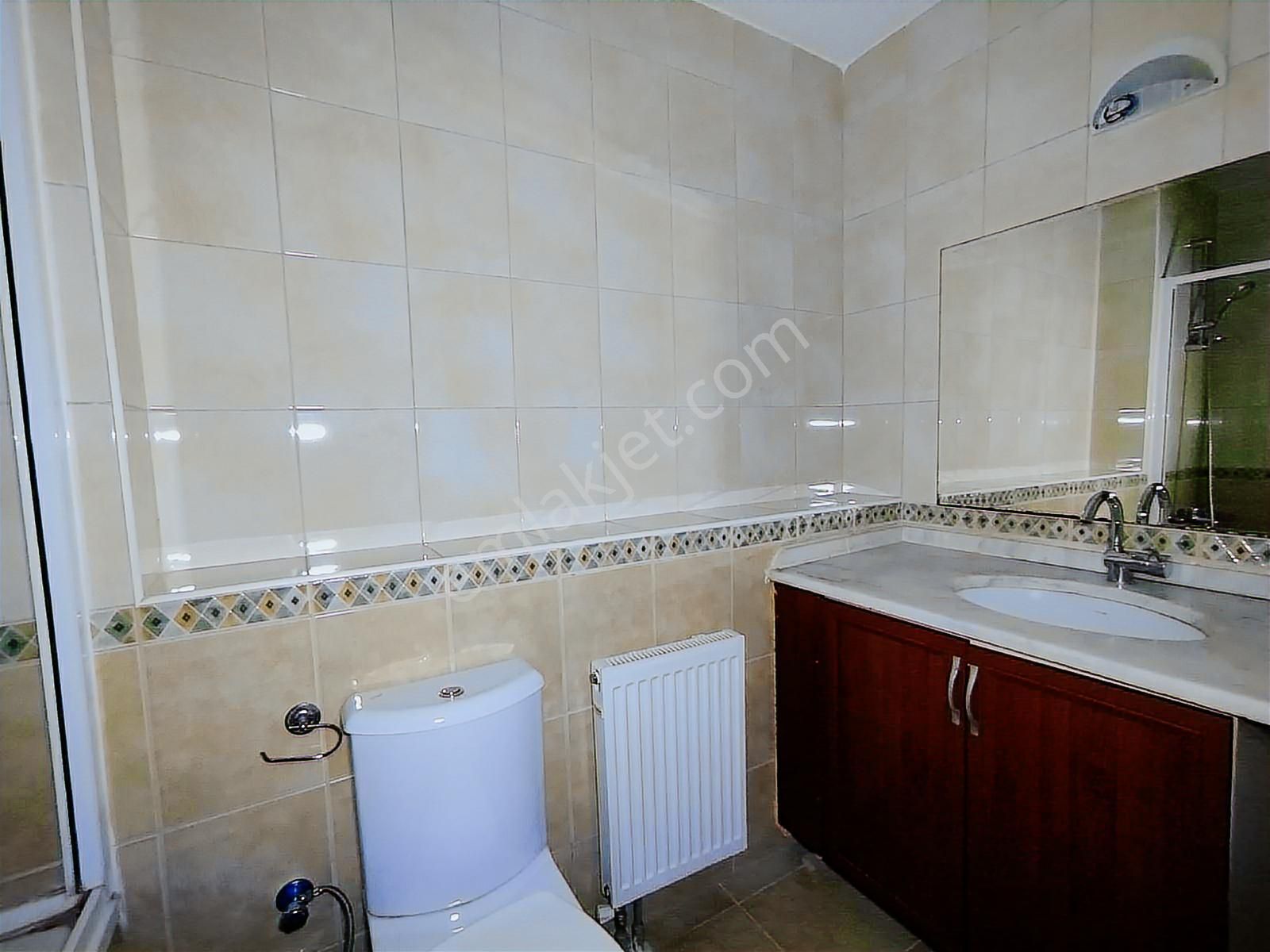 Remax Hür'den 3+1 Site İçi Kiralık Bakımlı Daire - Görsel 3