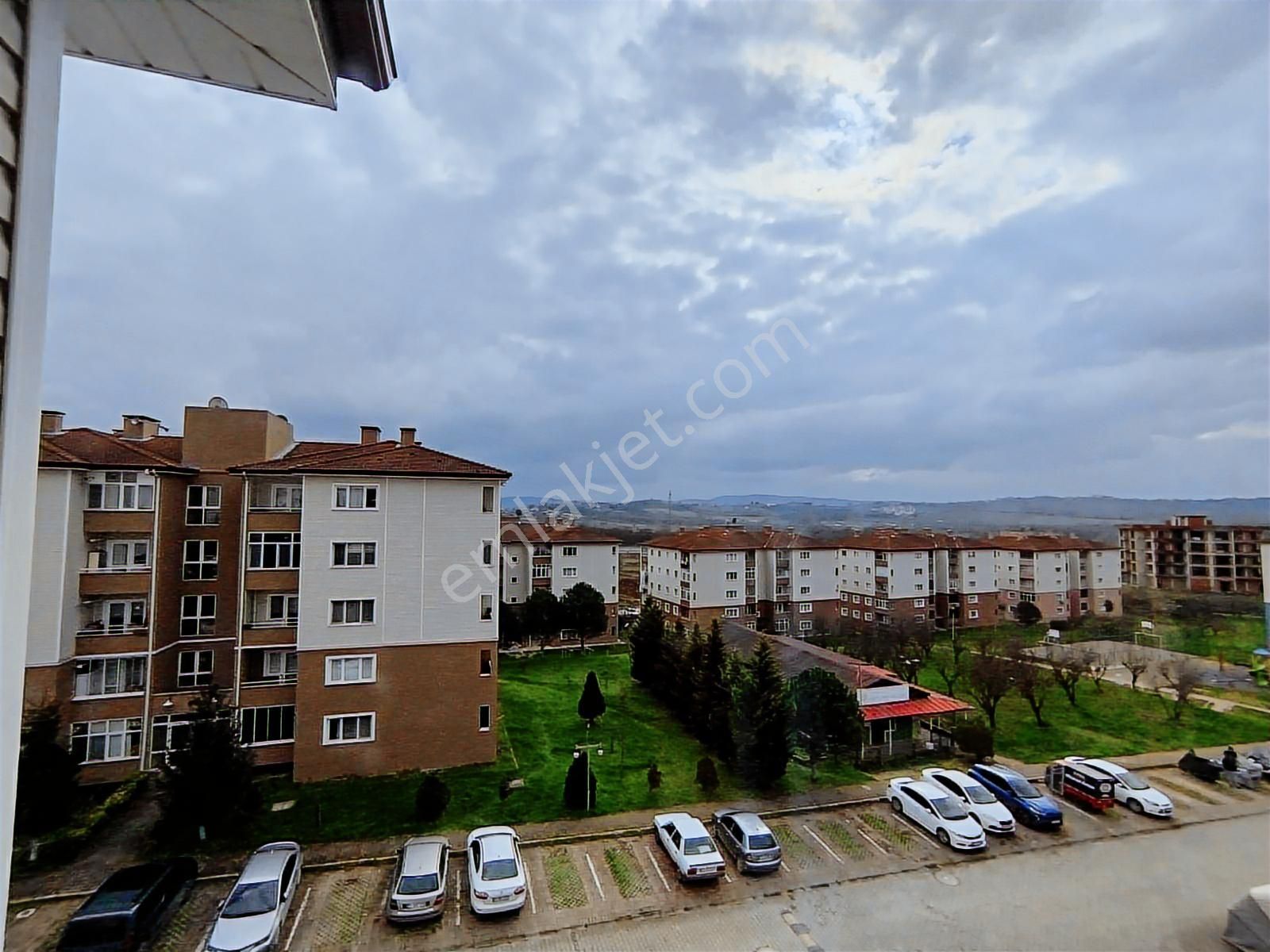 Remax Hür'den 3+1 Site İçi Kiralık Bakımlı Daire - Görsel 22