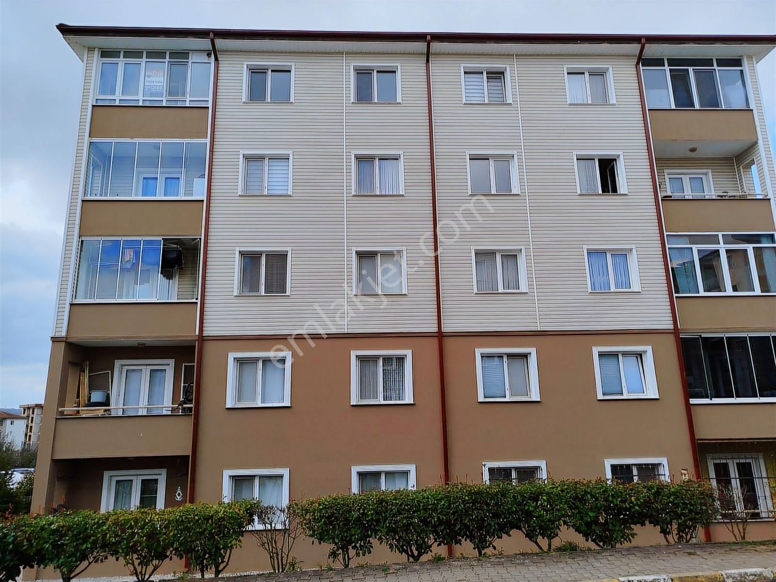 Remax Hür'den 3+1 Site İçi Kiralık Bakımlı Daire - Görsel 34