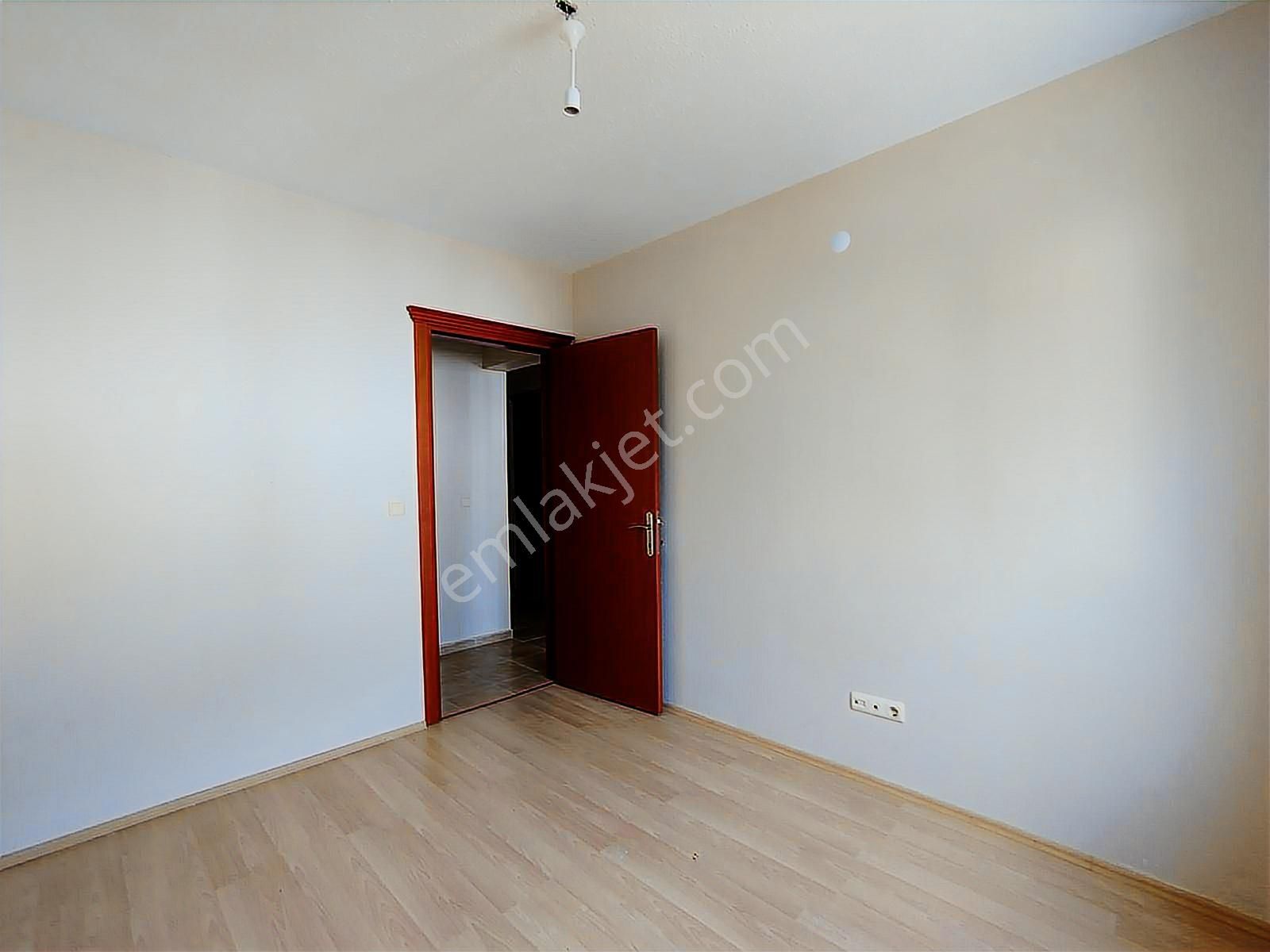 Remax Hür'den 3+1 Site İçi Kiralık Bakımlı Daire - Görsel 8