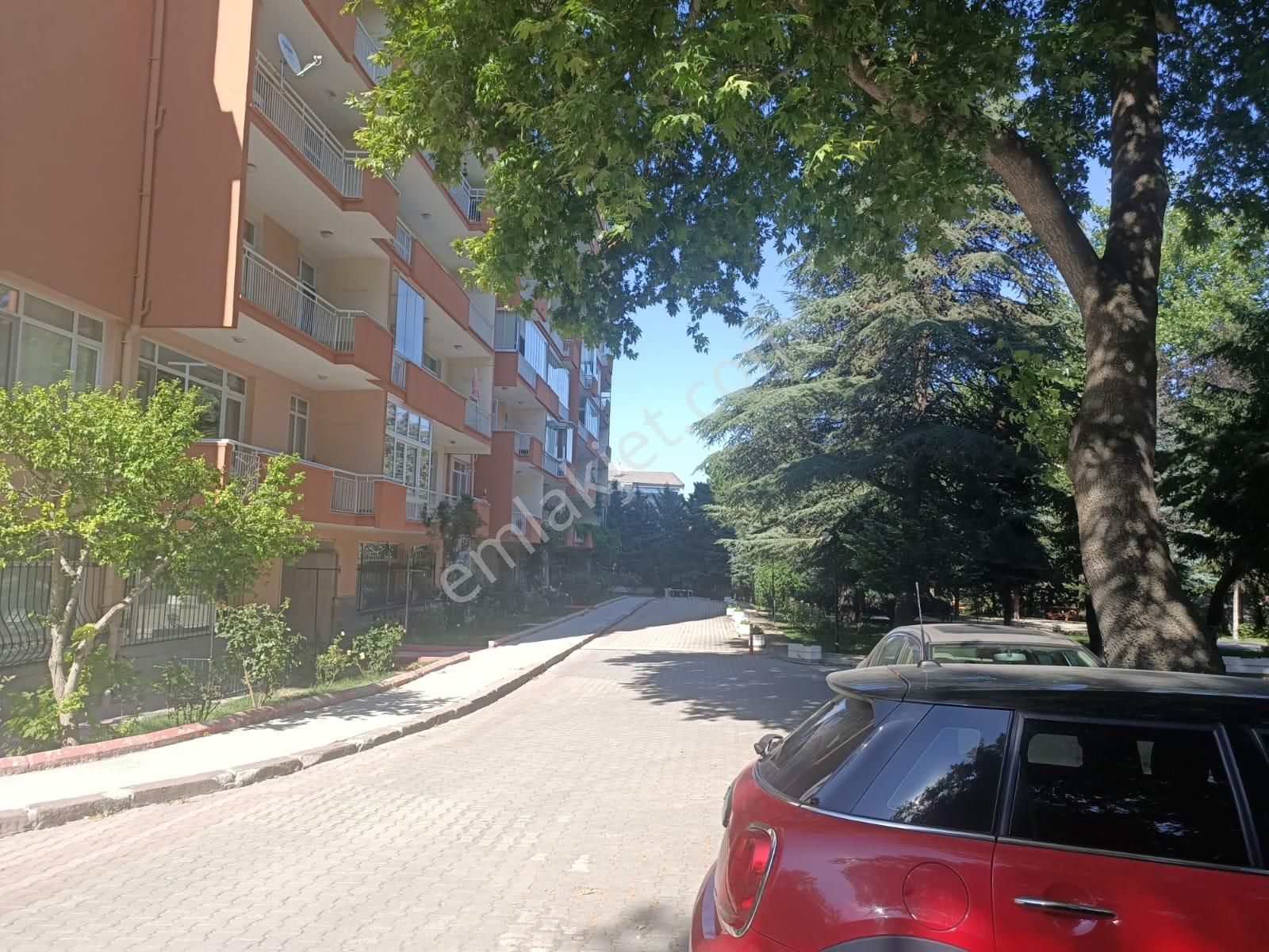 Bahçeli 7.cadde Metroya Yakın Eser Sitesinde Katta 2+1 Daire - Görsel 34