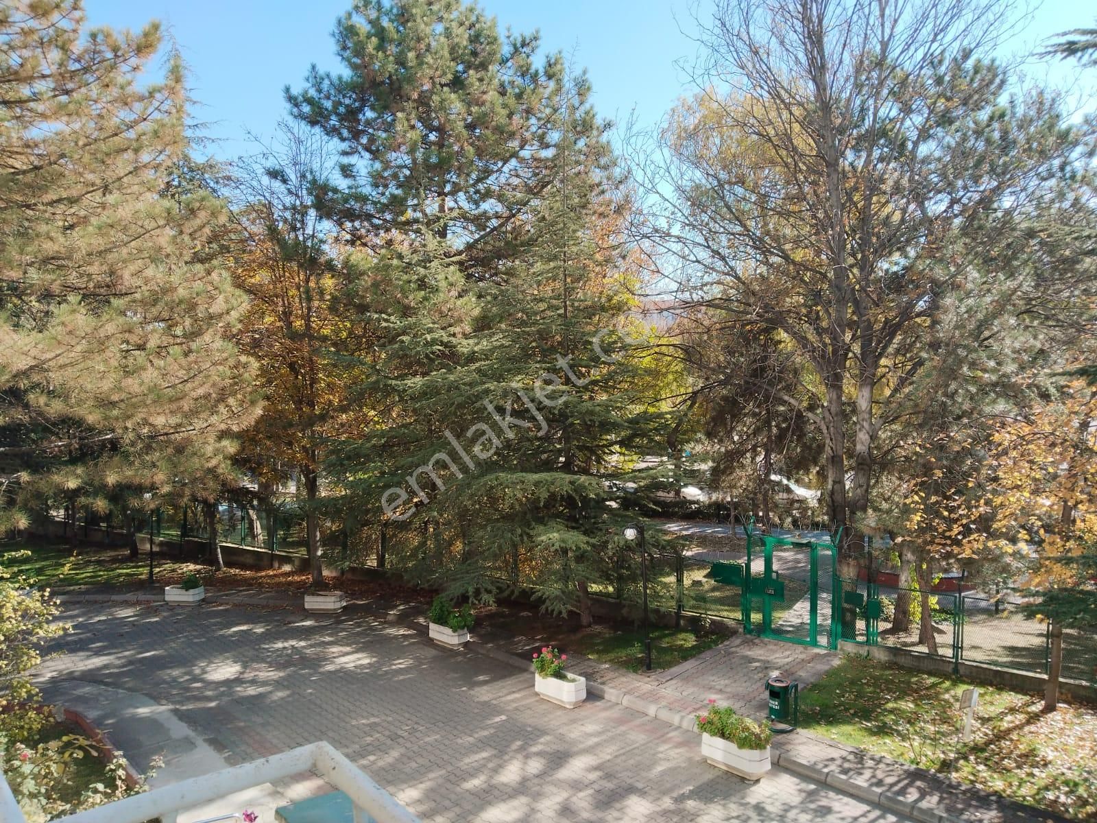 Bahçeli 7.cadde Metroya Yakın Eser Sitesinde Katta 2+1 Daire - Görsel 12