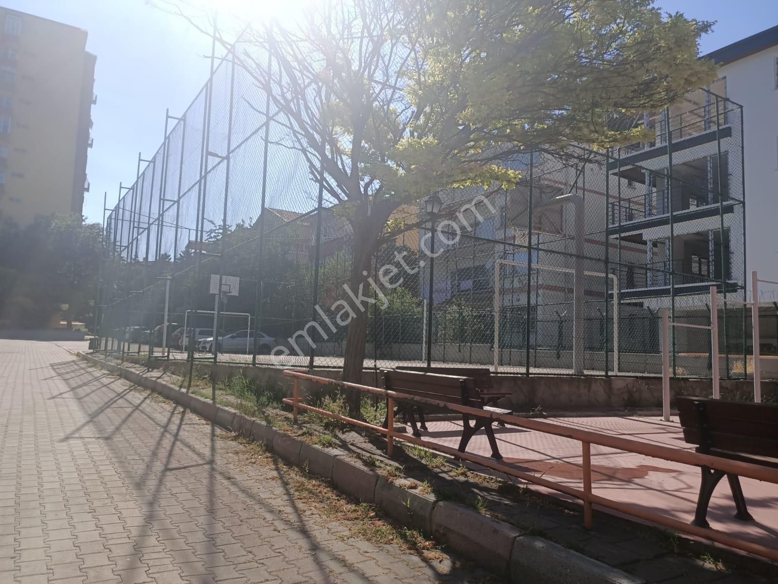 Bahçeli 7.cadde Metroya Yakın Eser Sitesinde Katta 2+1 Daire - Görsel 2