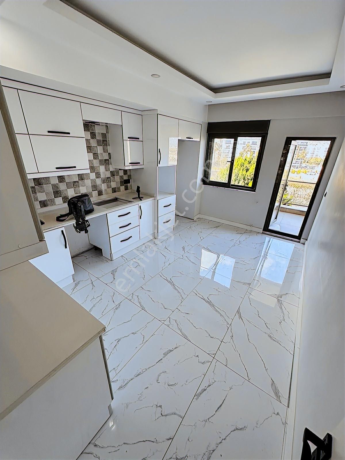 Göksu Parkı Üzerinde Çay Ve Deniz Manzaralı 3+1 Satılık Daire - Görsel 12