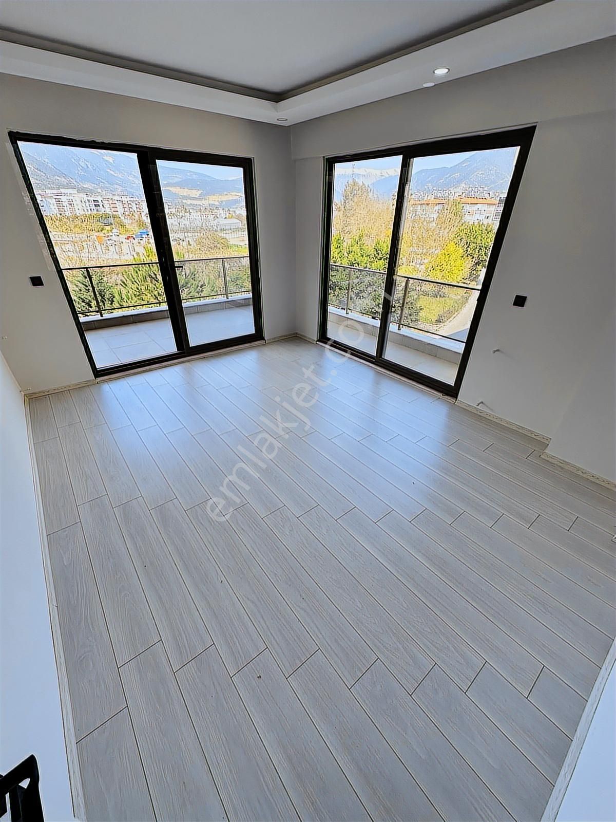 Göksu Parkı Üzerinde Çay Ve Deniz Manzaralı 3+1 Satılık Daire - Görsel 27