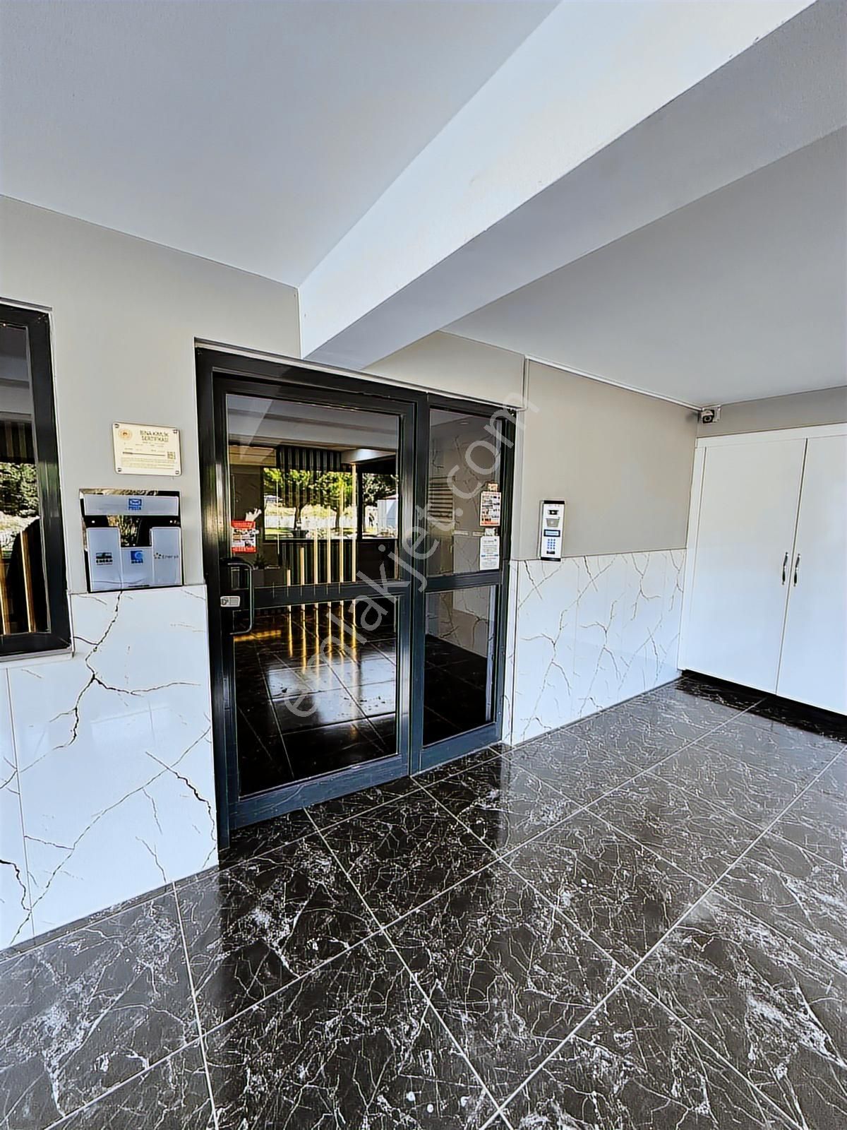 Göksu Parkı Üzerinde Çay Ve Deniz Manzaralı 3+1 Satılık Daire - Görsel 2