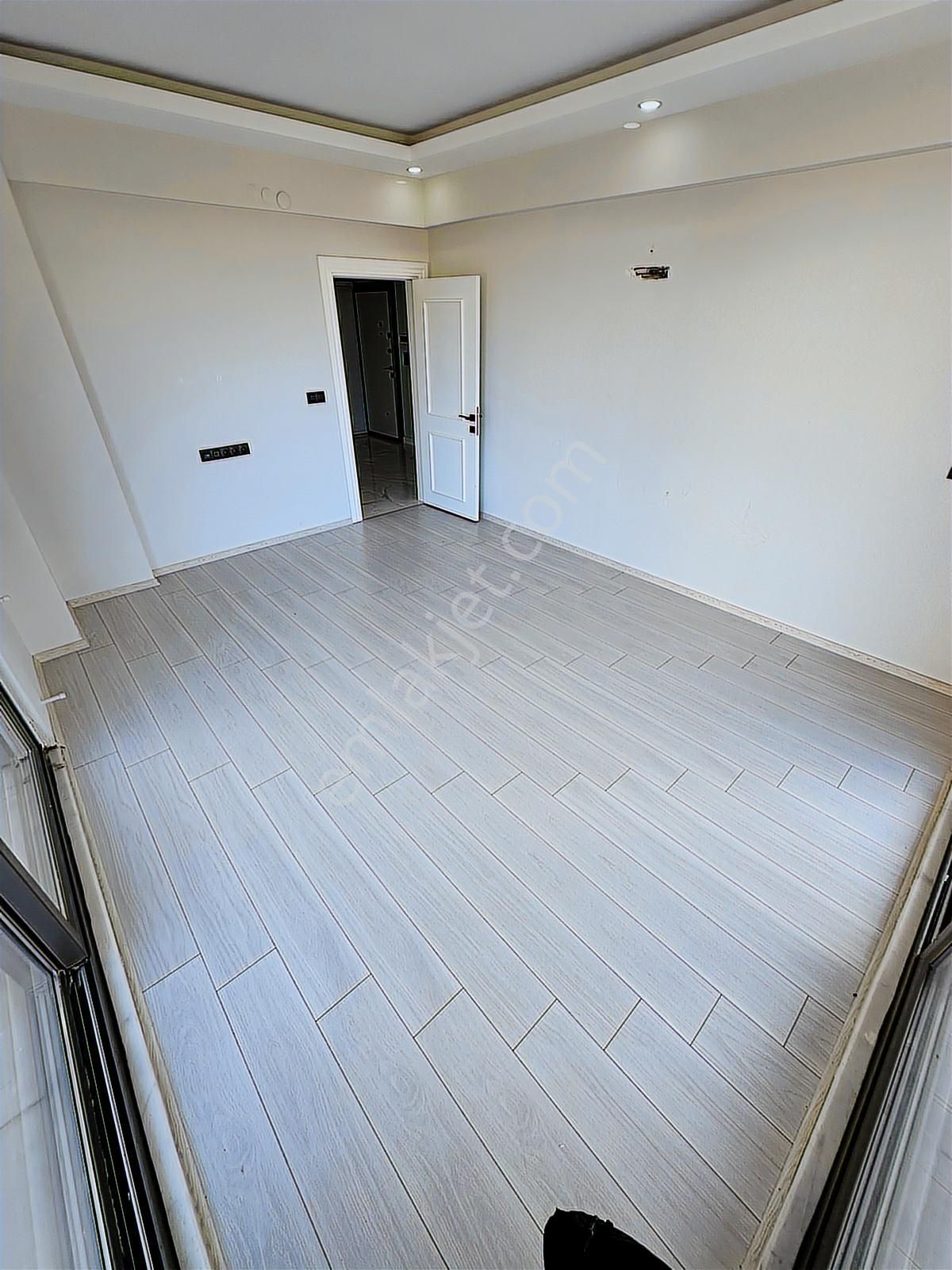 Göksu Parkı Üzerinde Çay Ve Deniz Manzaralı 3+1 Satılık Daire - Görsel 5